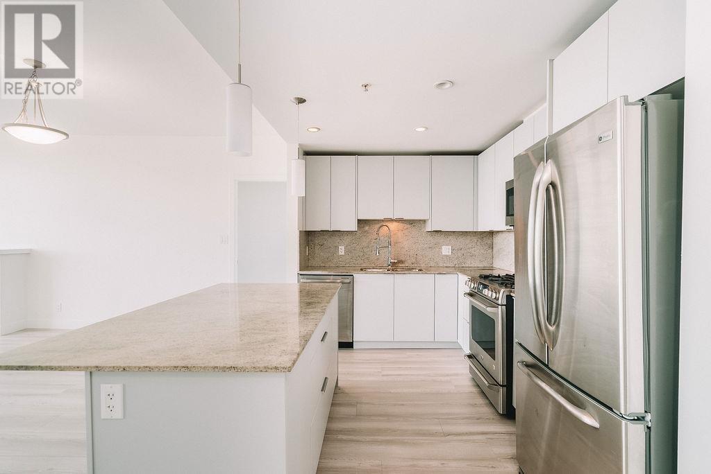 2506 280 Ross Drive, New Westminster, British Columbia  V3L 0C2 - Photo 1 - R2963650