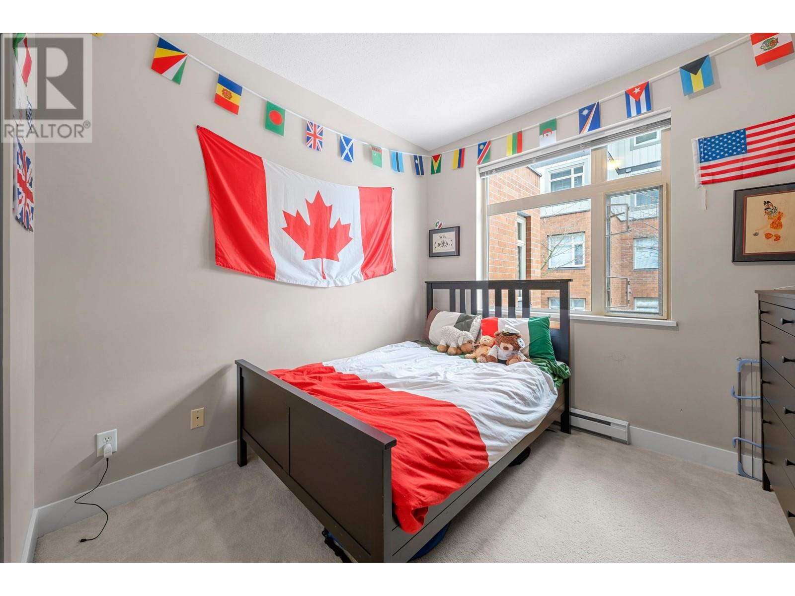 Listing Picture 22 of 40 : 215 2250 WESBROOK MALL, Vancouver / 溫哥華 - 魯藝地產 Yvonne Lu Group - MLS Medallion Club Member