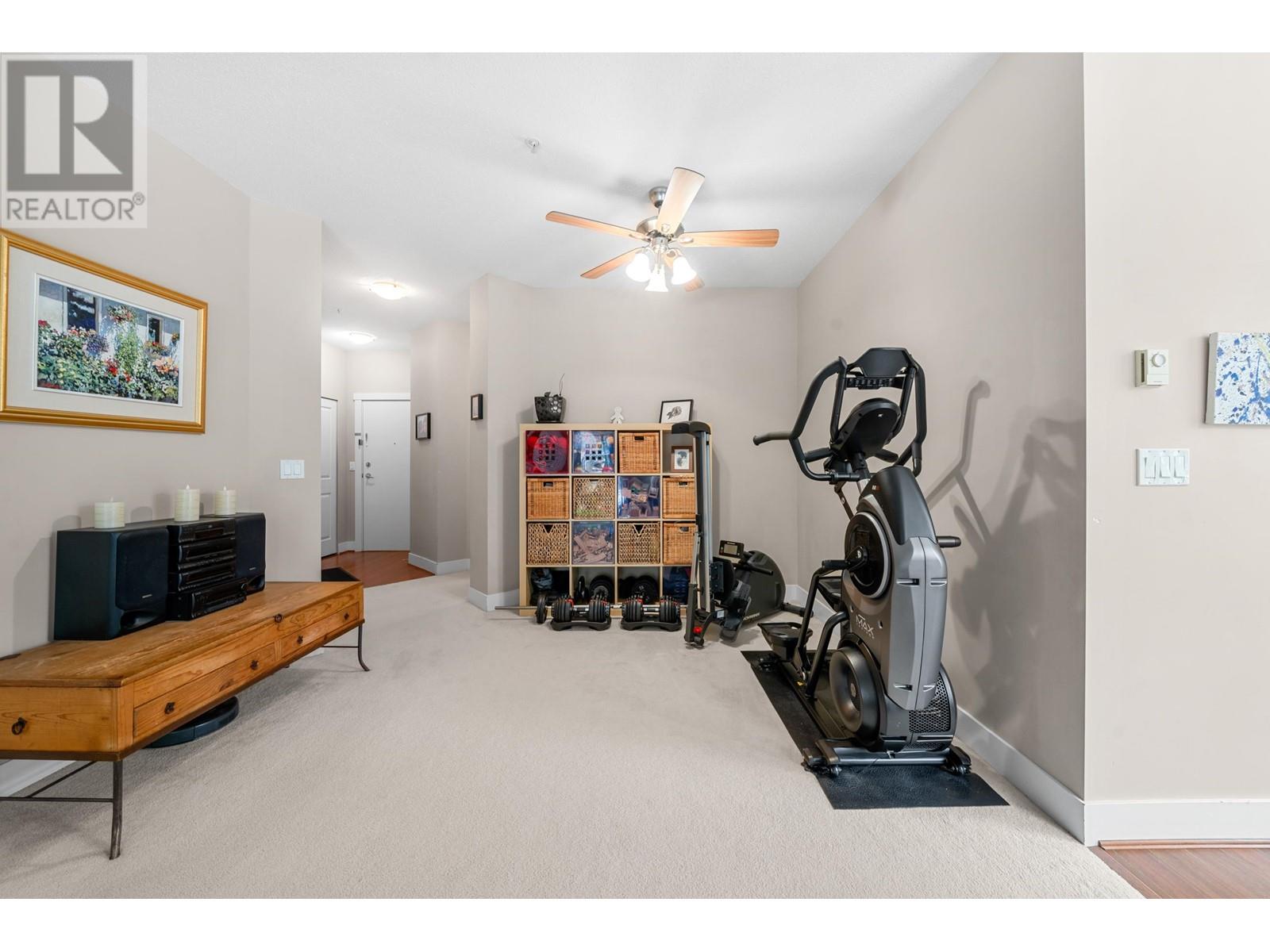 Listing Picture 11 of 40 : 215 2250 WESBROOK MALL, Vancouver / 溫哥華 - 魯藝地產 Yvonne Lu Group - MLS Medallion Club Member