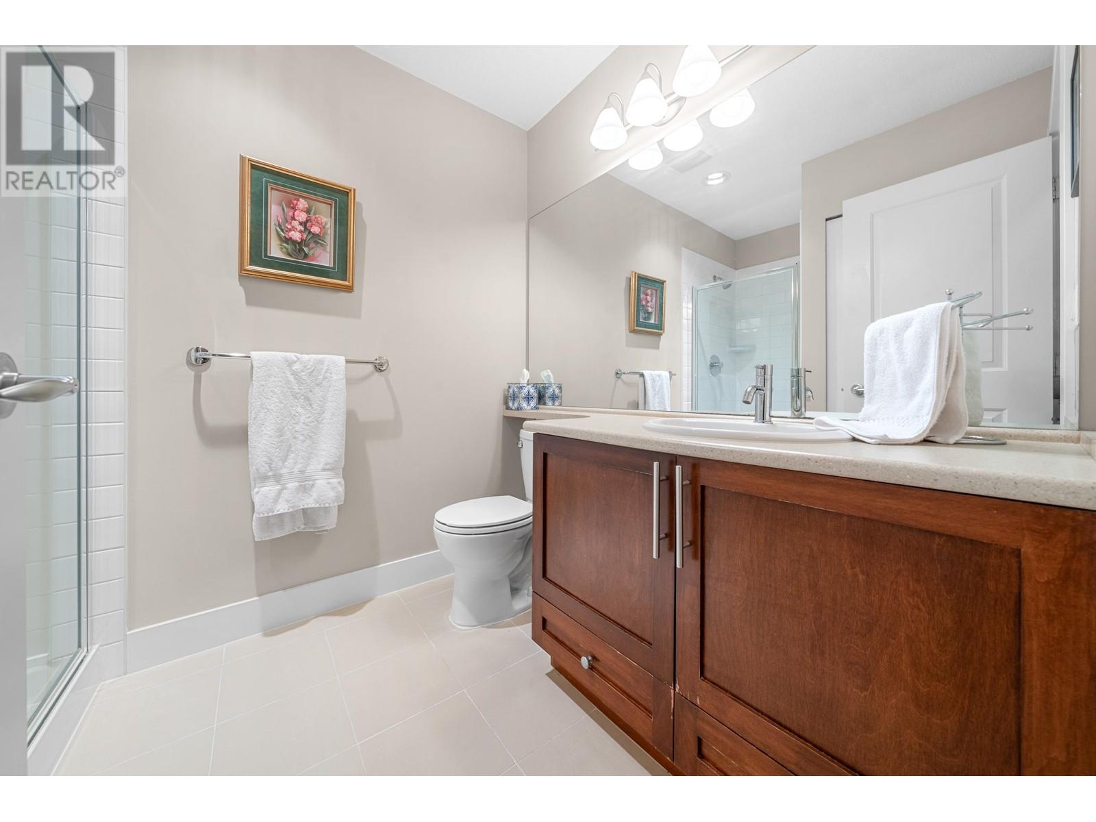 Listing Picture 27 of 40 : 215 2250 WESBROOK MALL, Vancouver / 溫哥華 - 魯藝地產 Yvonne Lu Group - MLS Medallion Club Member