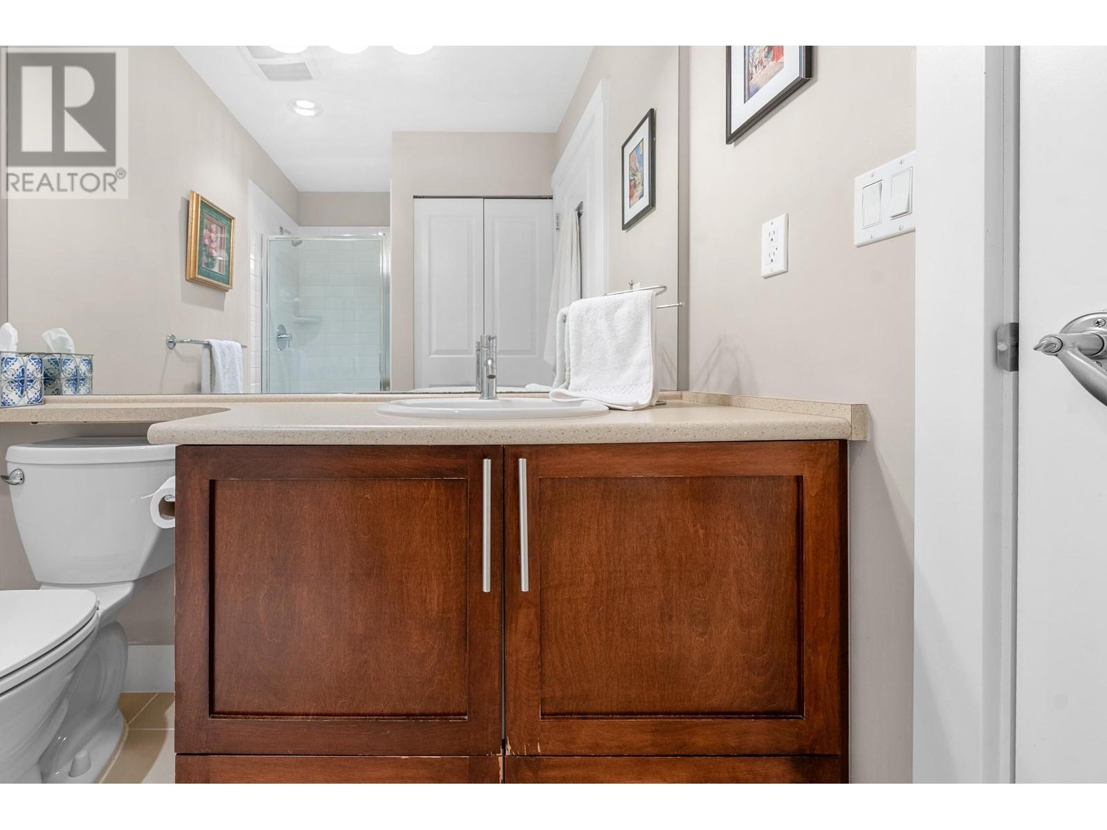 Listing Picture 30 of 40 : 215 2250 WESBROOK MALL, Vancouver / 溫哥華 - 魯藝地產 Yvonne Lu Group - MLS Medallion Club Member