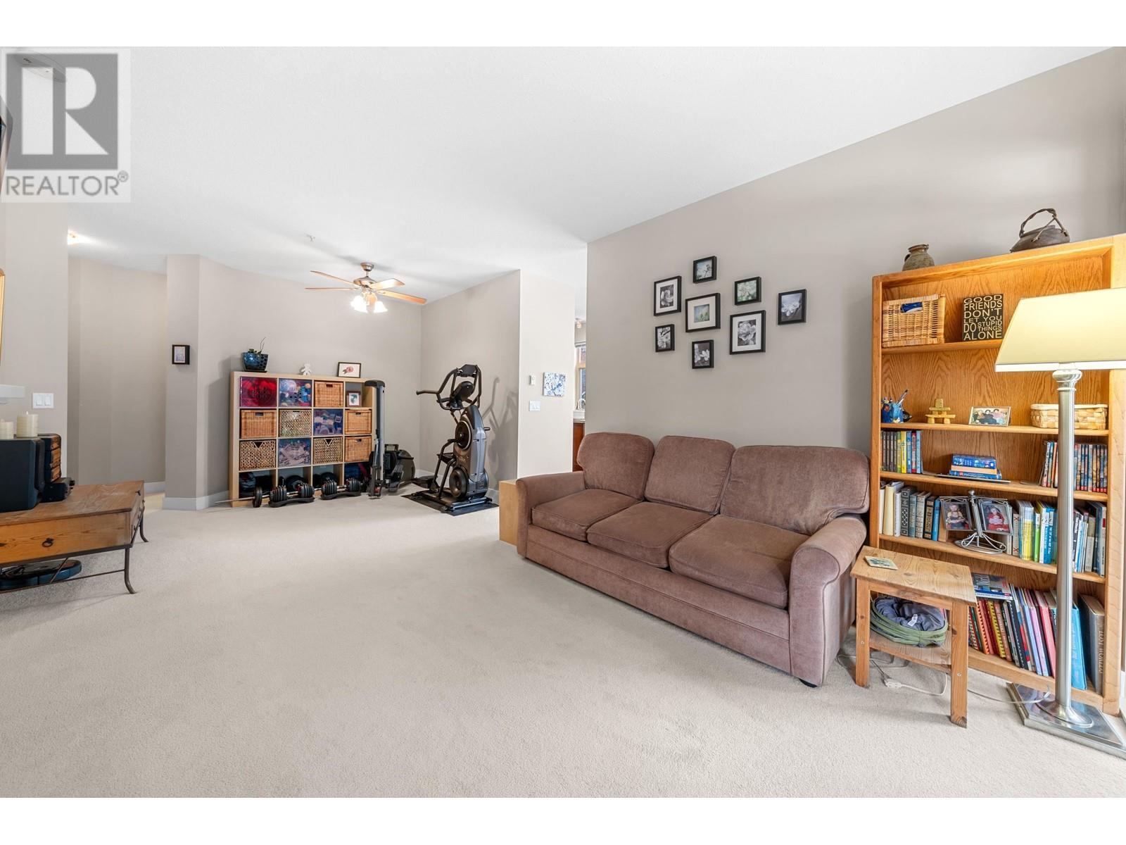 Listing Picture 5 of 40 : 215 2250 WESBROOK MALL, Vancouver / 溫哥華 - 魯藝地產 Yvonne Lu Group - MLS Medallion Club Member