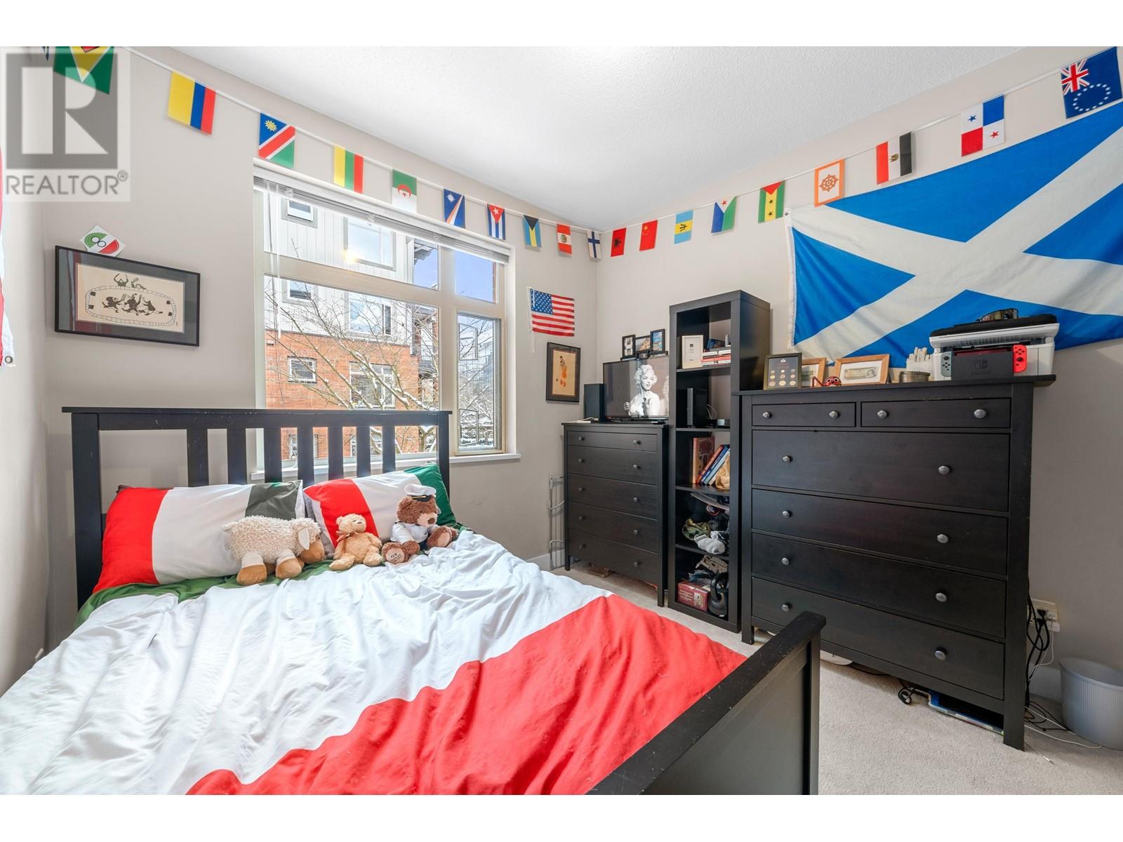 Listing Picture 24 of 40 : 215 2250 WESBROOK MALL, Vancouver / 溫哥華 - 魯藝地產 Yvonne Lu Group - MLS Medallion Club Member