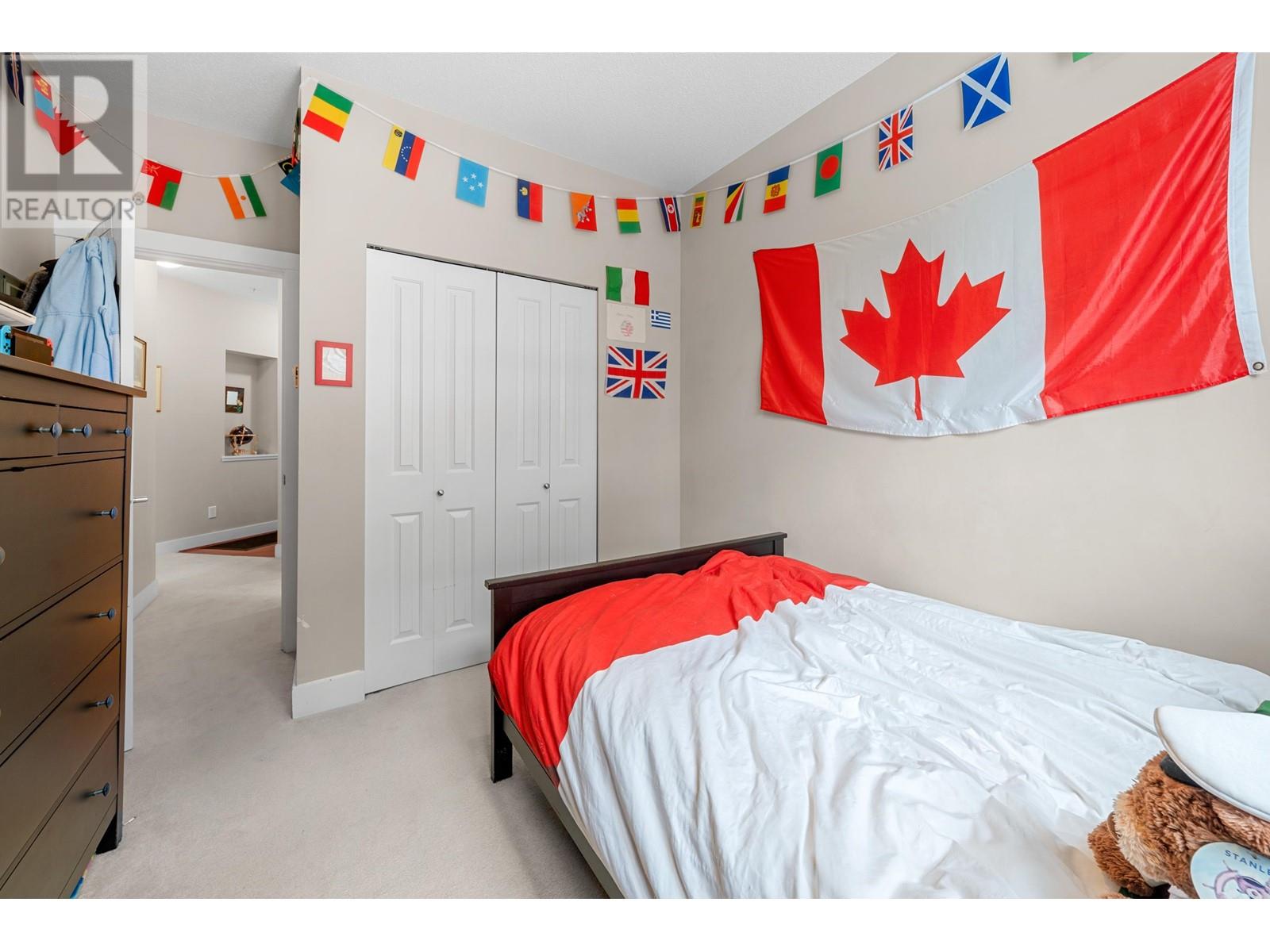 Listing Picture 23 of 40 : 215 2250 WESBROOK MALL, Vancouver / 溫哥華 - 魯藝地產 Yvonne Lu Group - MLS Medallion Club Member