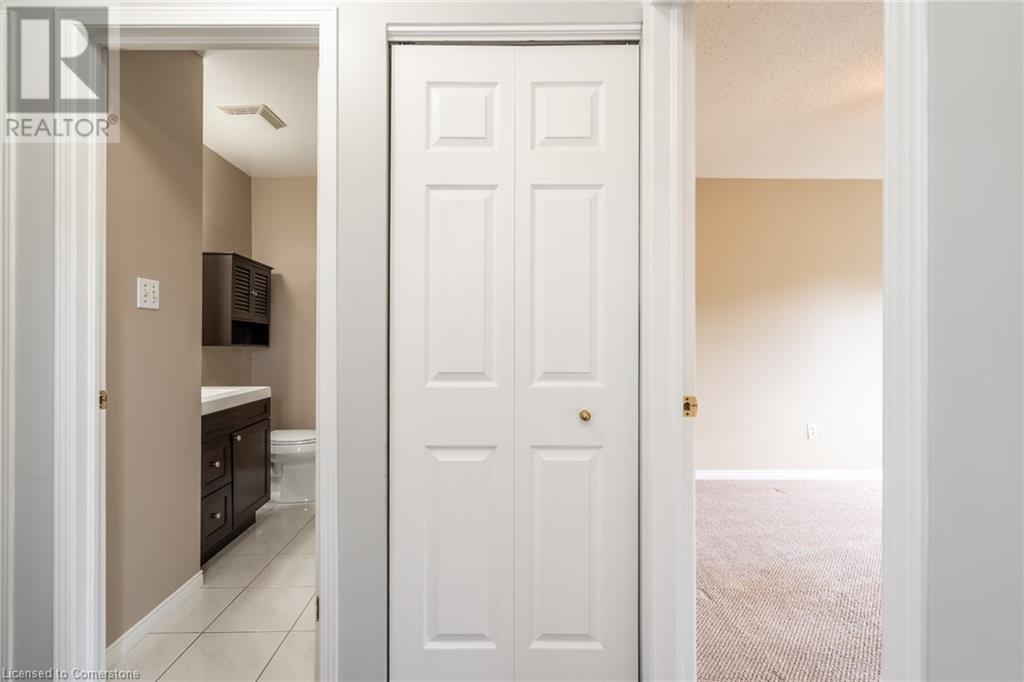 266 Limeridge Road E Unit# 1, Hamilton, Ontario  L8A 2S7 - Photo 24 - 40696601