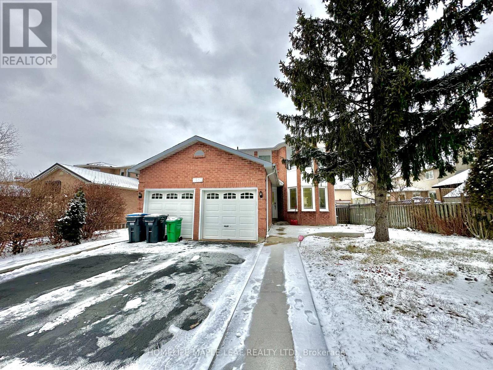 1613 Stillriver Crescent, Mississauga, Ontario  L5M 3X2 - Photo 2 - W11939463