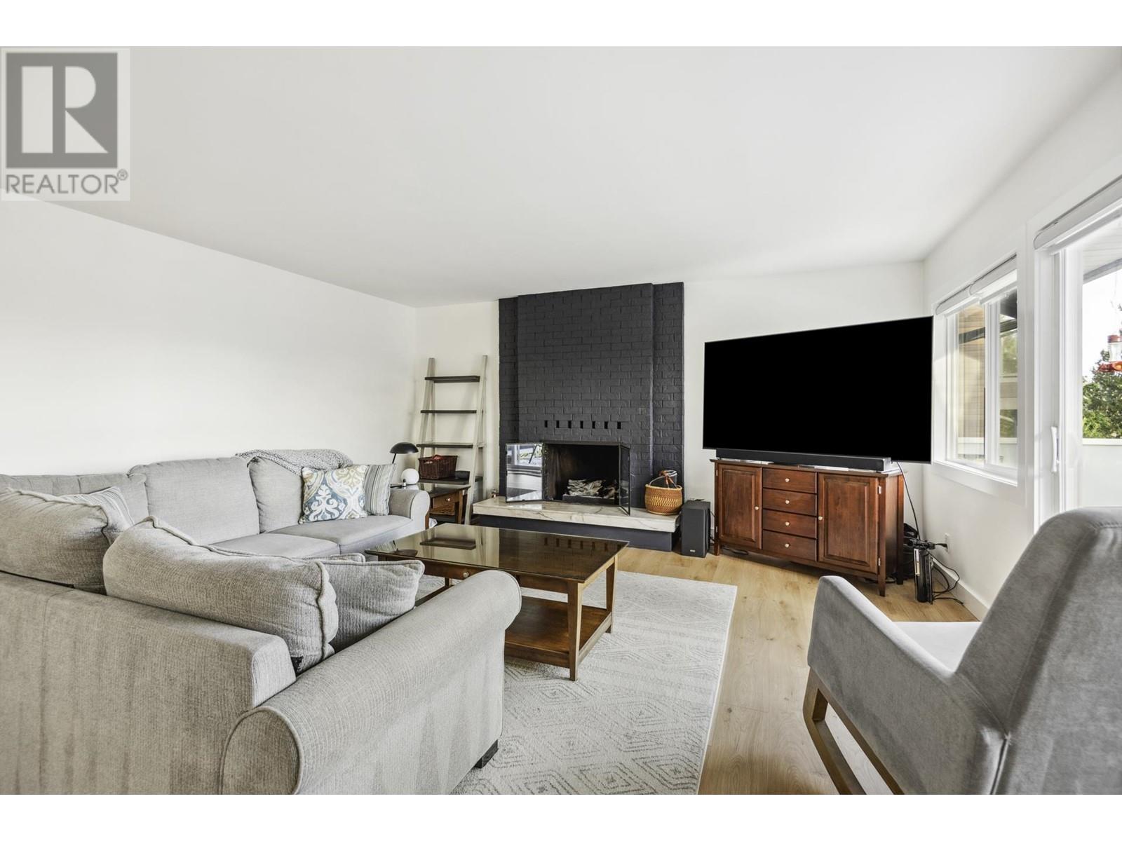 1162 SHAVINGTON STREET