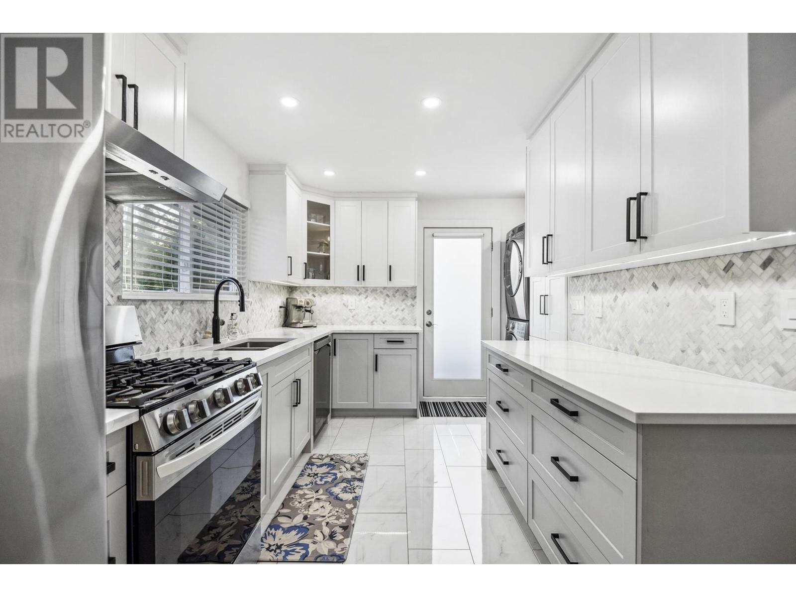 1162 SHAVINGTON STREET