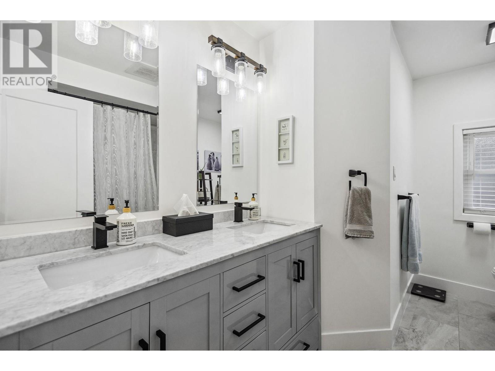 1162 SHAVINGTON STREET