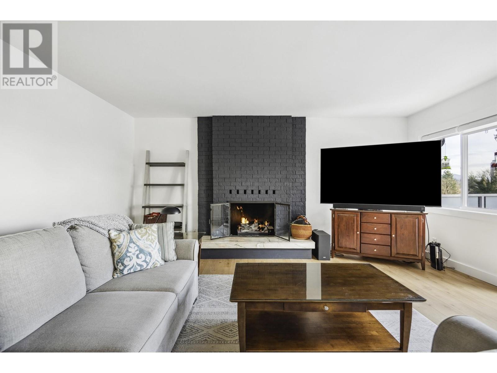 1162 SHAVINGTON STREET