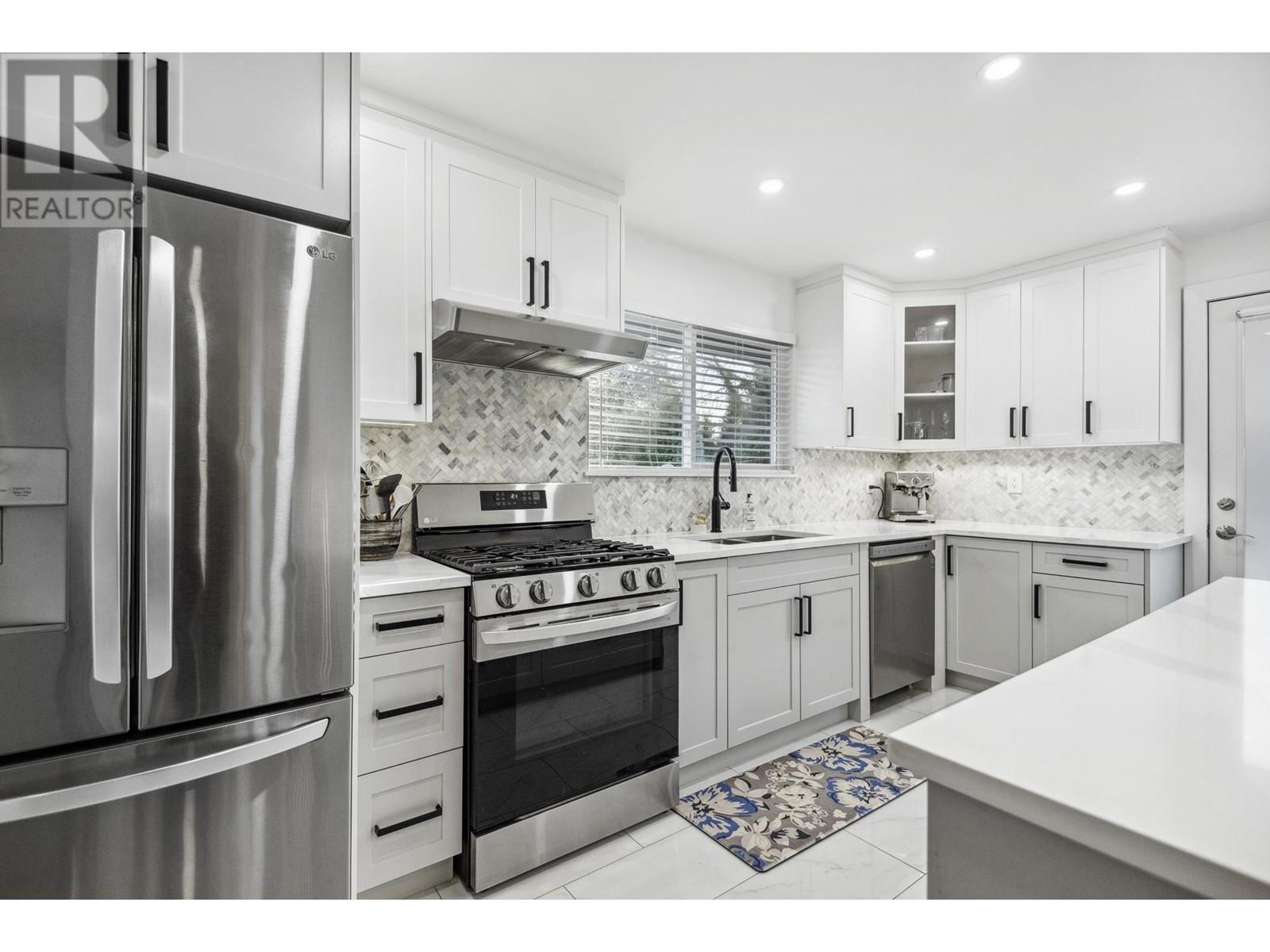 1162 SHAVINGTON STREET