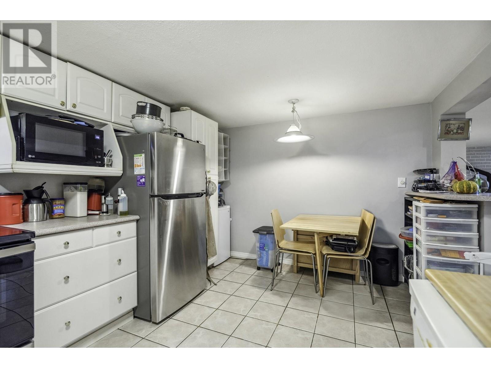 1162 SHAVINGTON STREET