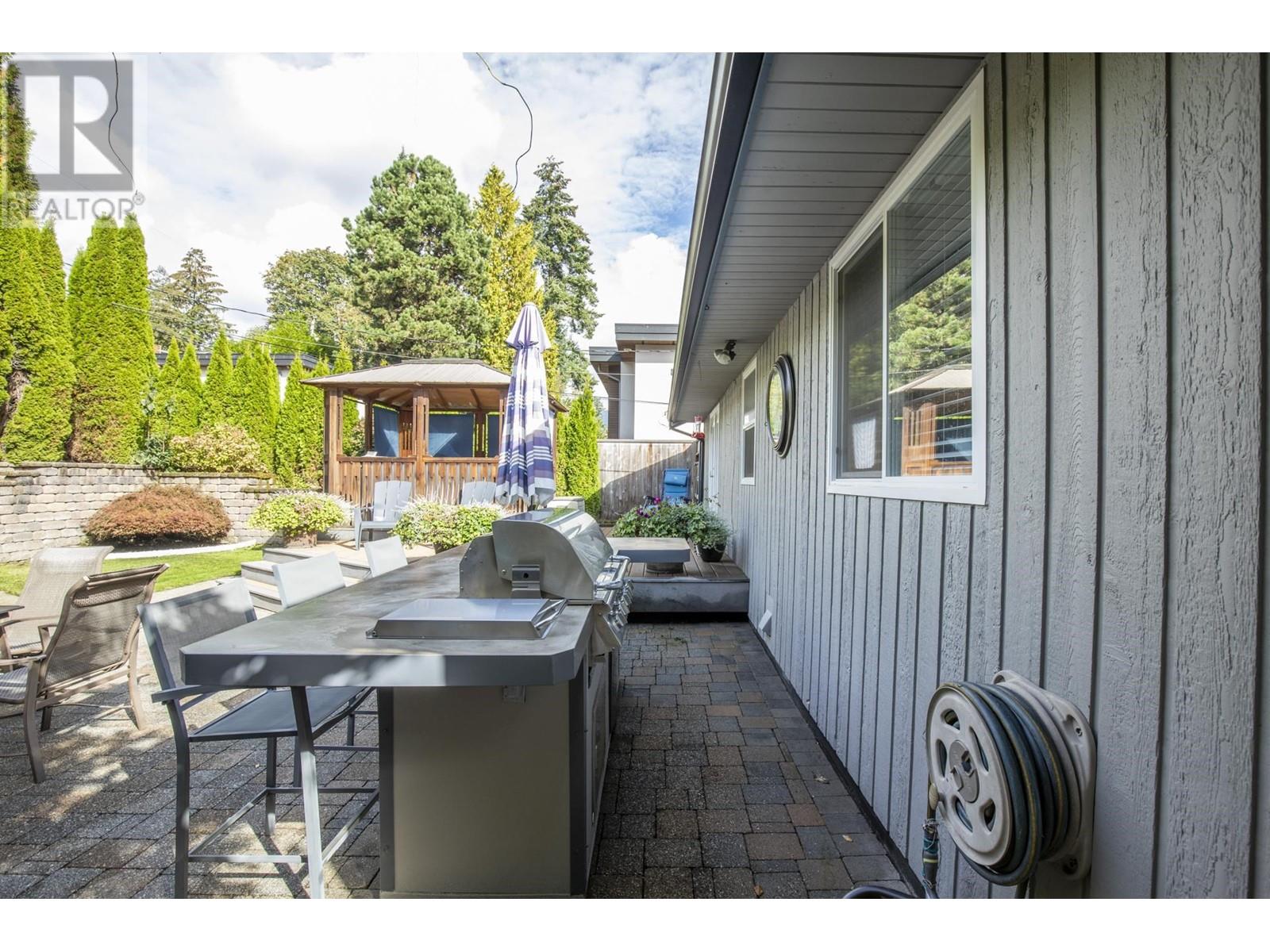 1162 SHAVINGTON STREET