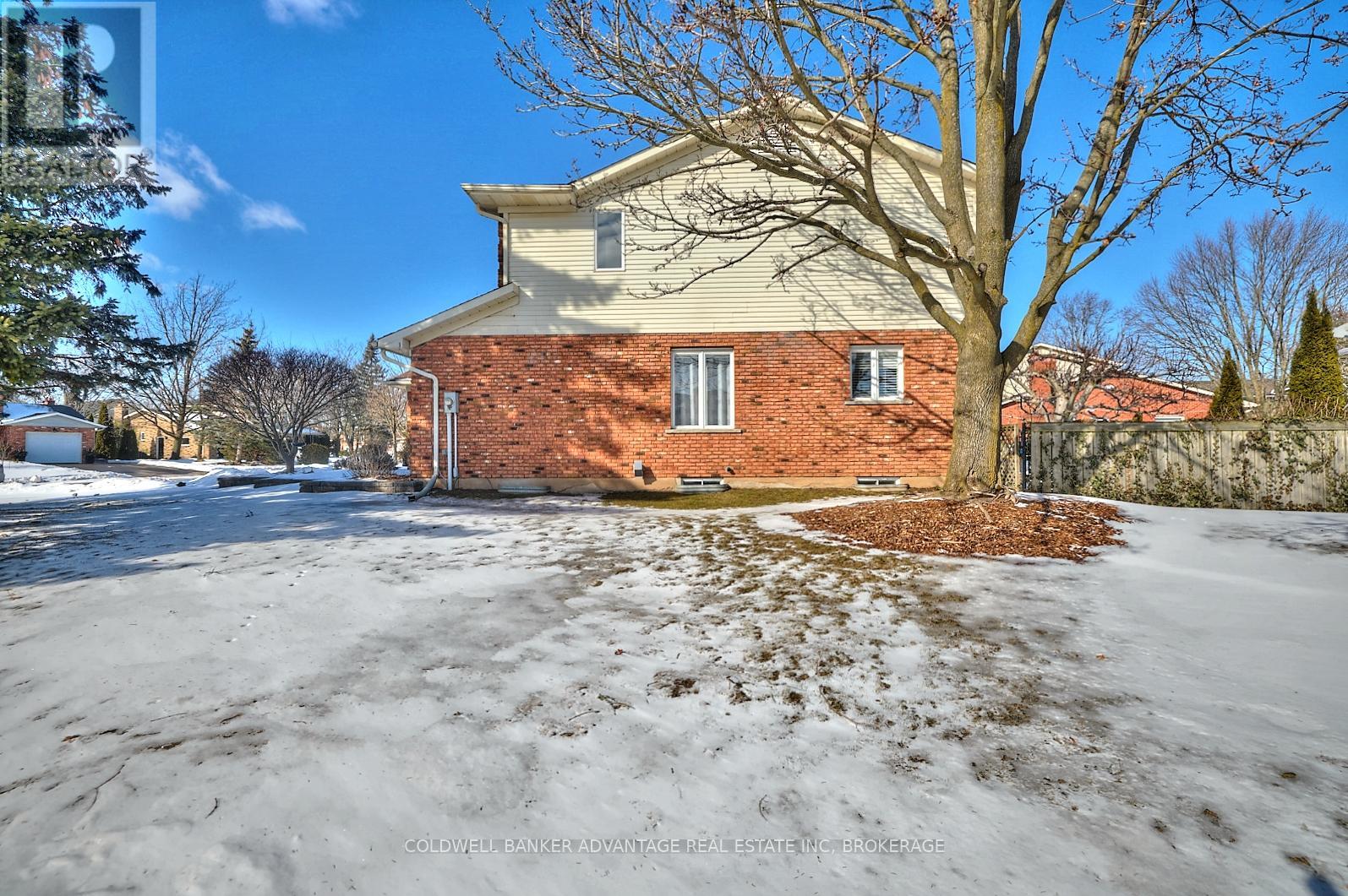 28 Dixon Crescent, Welland, Ontario  L3C 6P4 - Photo 6 - X11961582