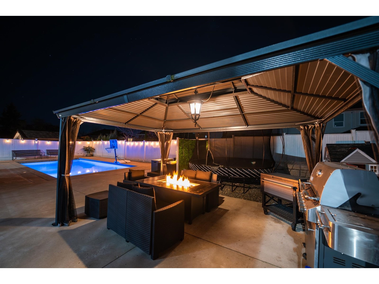 Property at 14182 83 AVENUE image 2