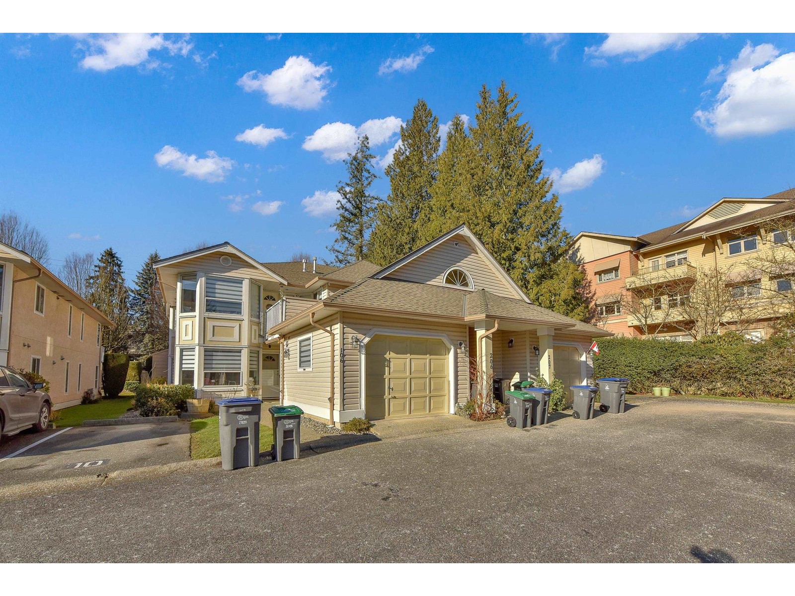 Property at 207 16031 82 AVENUE image 3