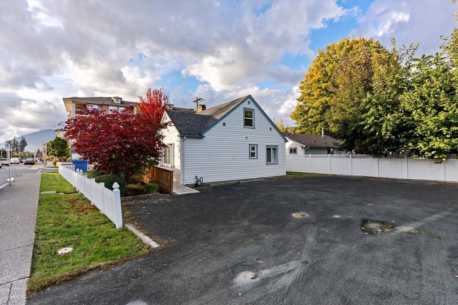 Property at 45601 HODGINS AVENUE image 3
