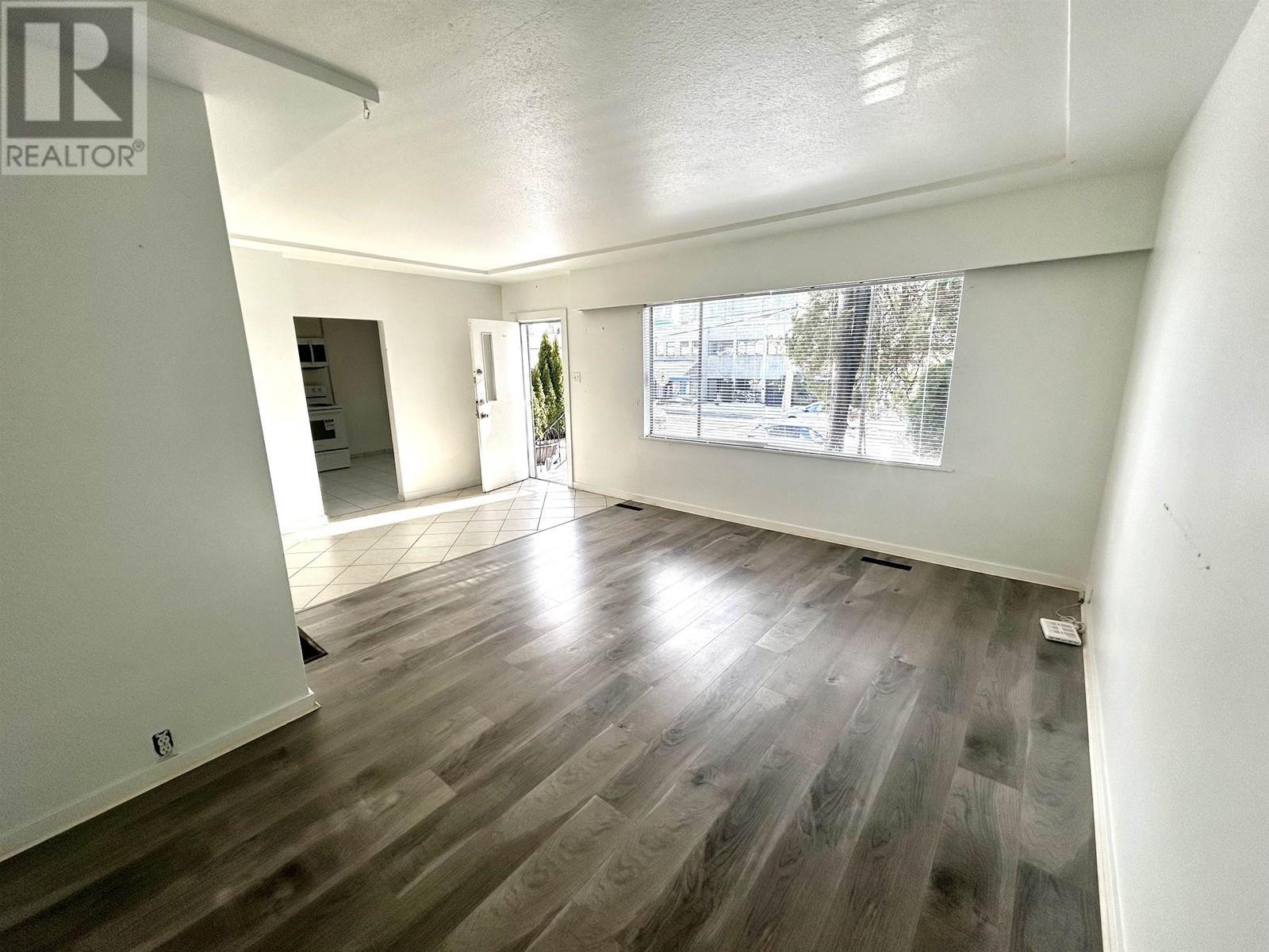 4021 Graveley Street, Burnaby, British Columbia  V5C 3T5 - Photo 3 - R2964298