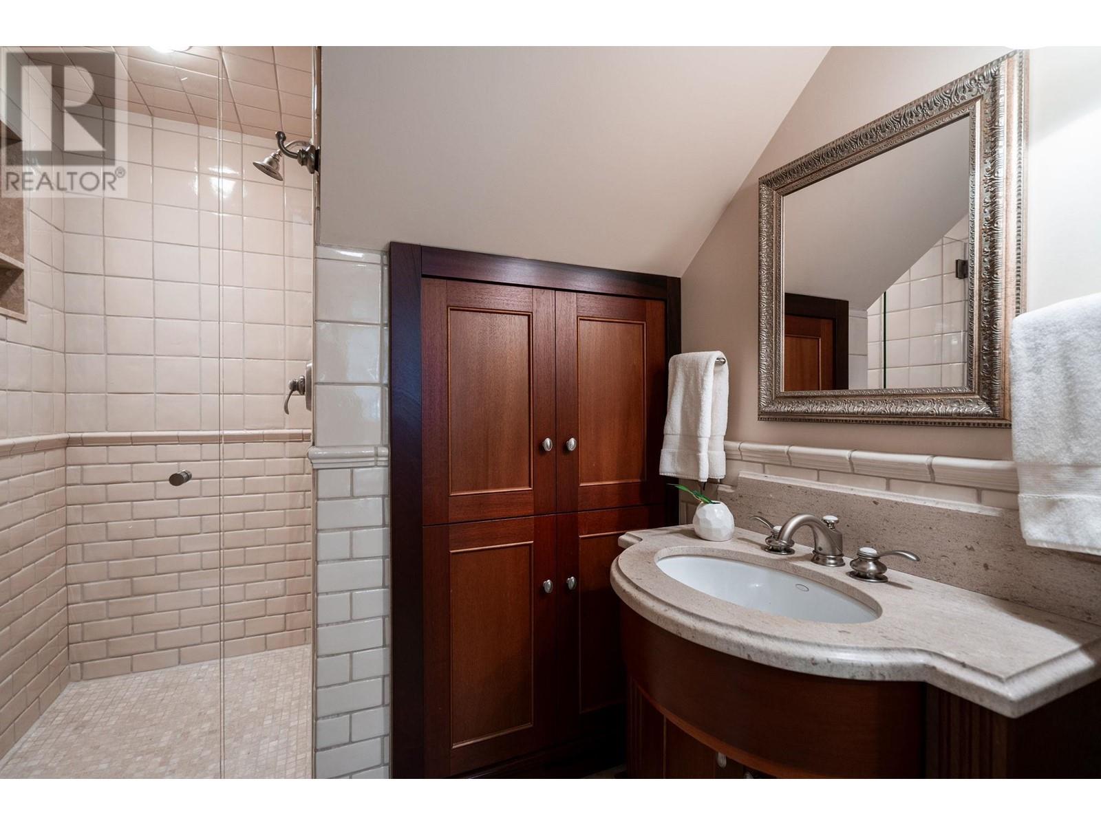 Listing Picture 25 of 40 : 1701 BLENHEIM STREET, Vancouver / 溫哥華 - 魯藝地產 Yvonne Lu Group - MLS Medallion Club Member