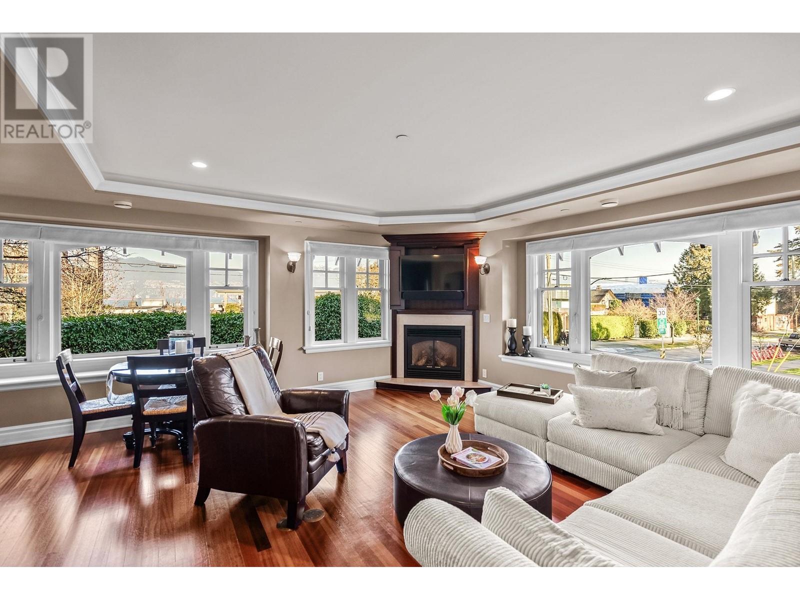 Listing Picture 3 of 40 : 1701 BLENHEIM STREET, Vancouver / 溫哥華 - 魯藝地產 Yvonne Lu Group - MLS Medallion Club Member