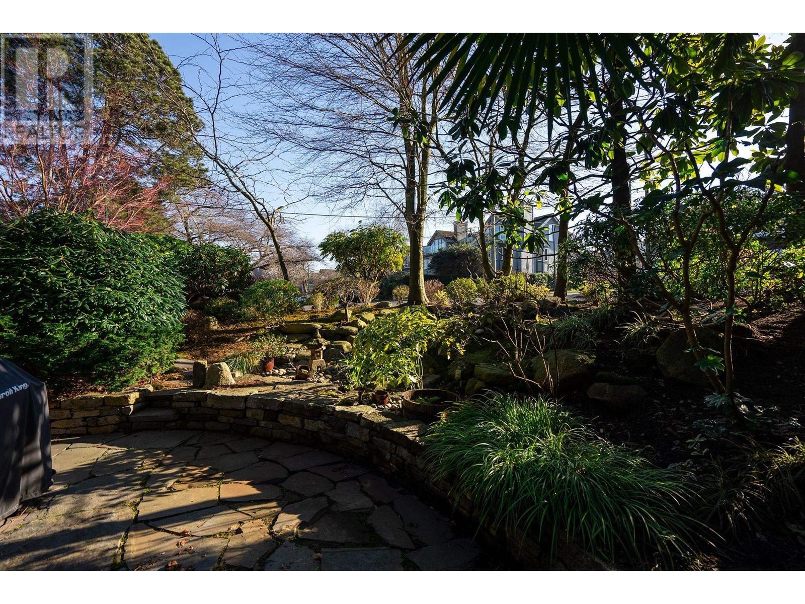 Listing Picture 34 of 40 : 1701 BLENHEIM STREET, Vancouver / 溫哥華 - 魯藝地產 Yvonne Lu Group - MLS Medallion Club Member