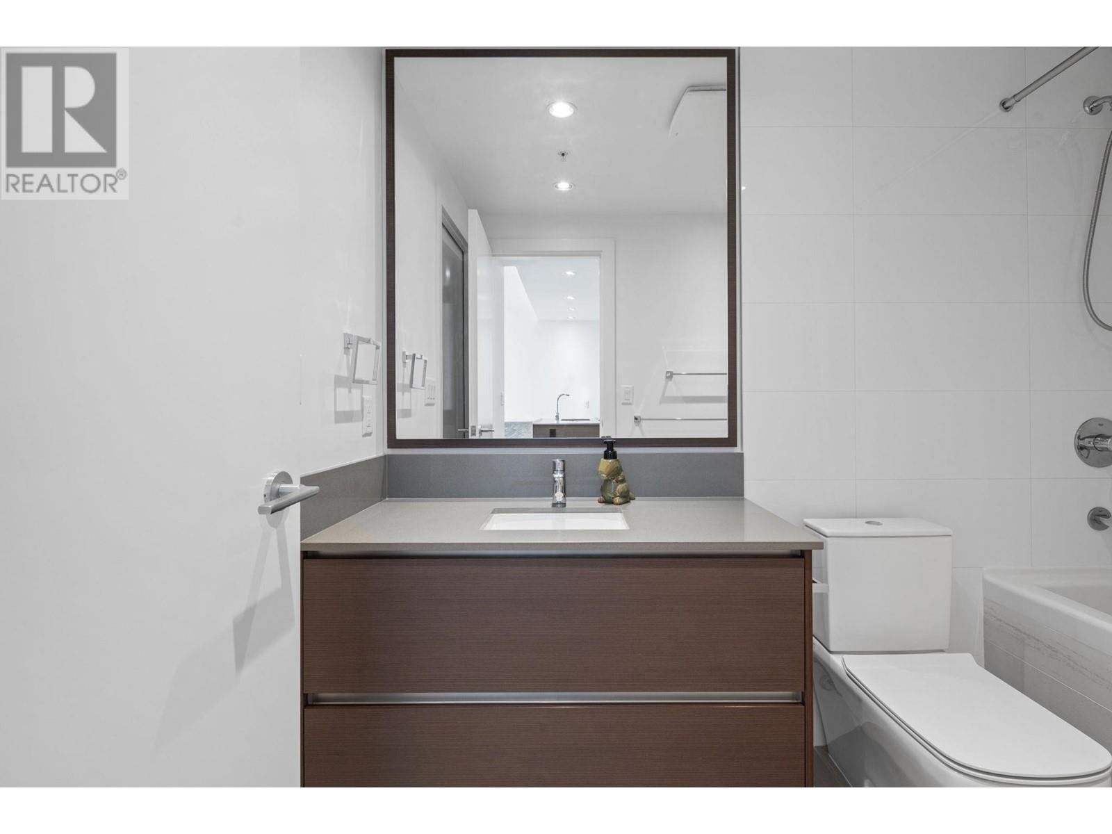 2808 6098 STATION STREET