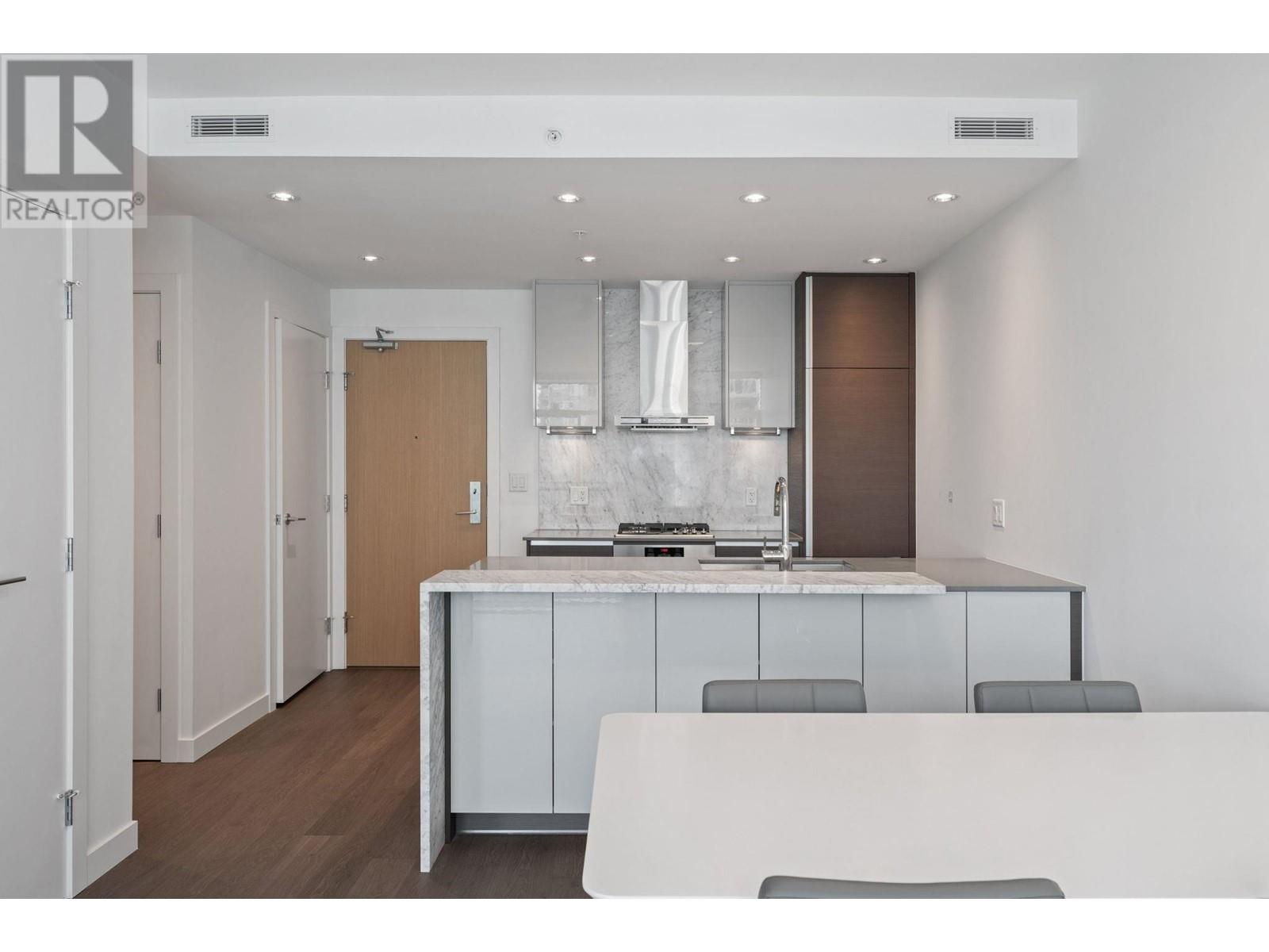 2808 6098 STATION STREET