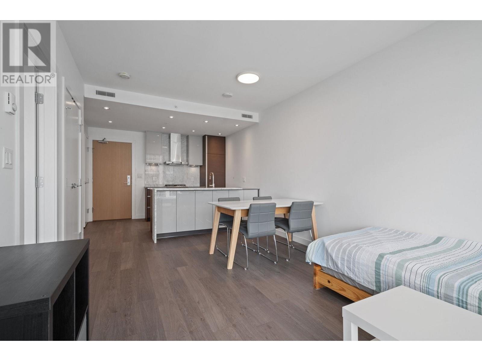 2808 6098 STATION STREET