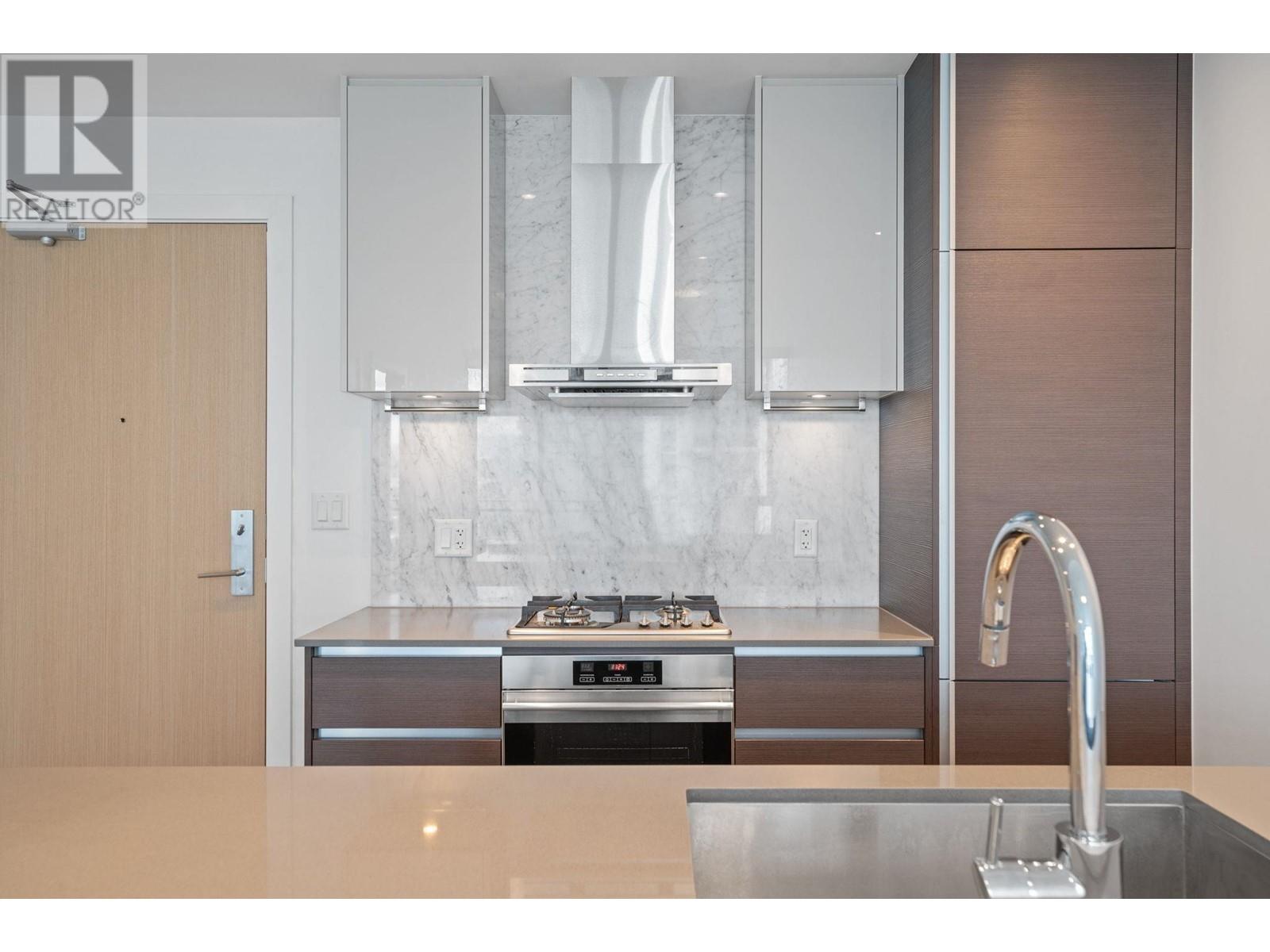 2808 6098 STATION STREET