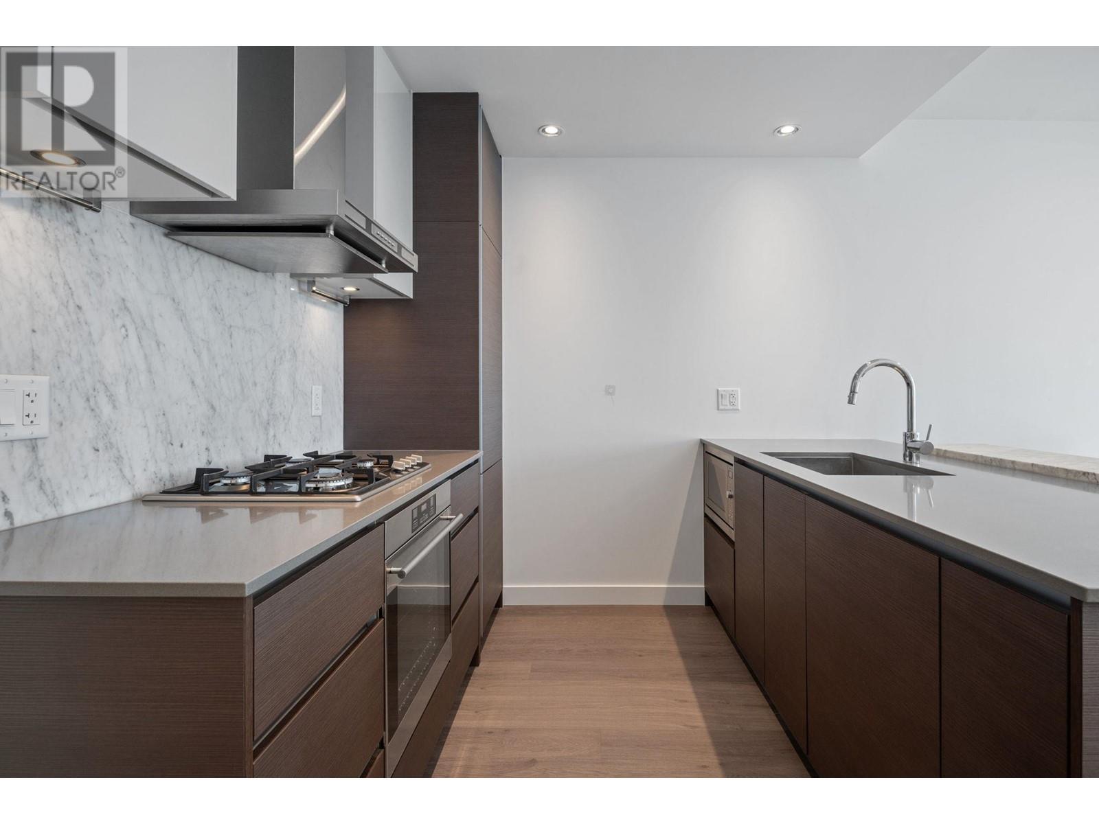 2808 6098 STATION STREET