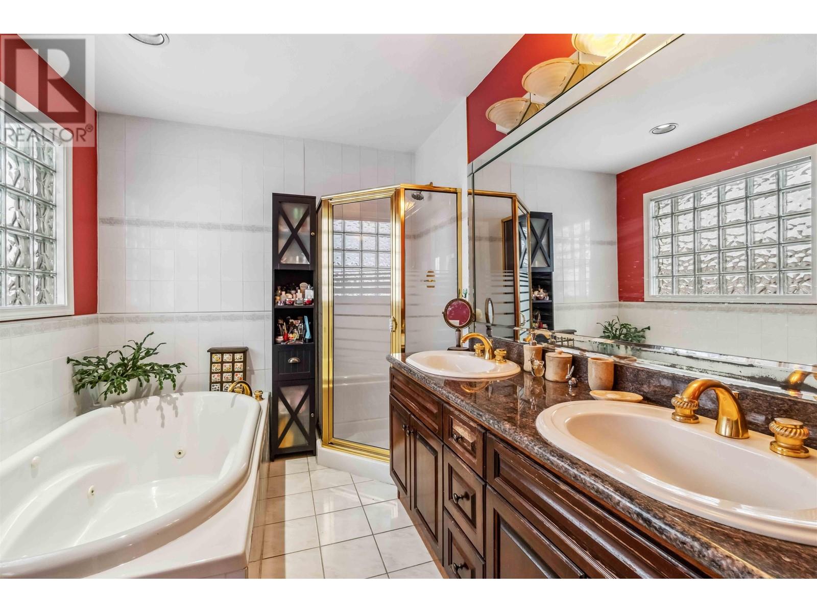 Listing Picture 29 of 40 : 4831 WYNE CRESCENT, Richmond / 烈治文 - 魯藝地產 Yvonne Lu Group - MLS Medallion Club Member
