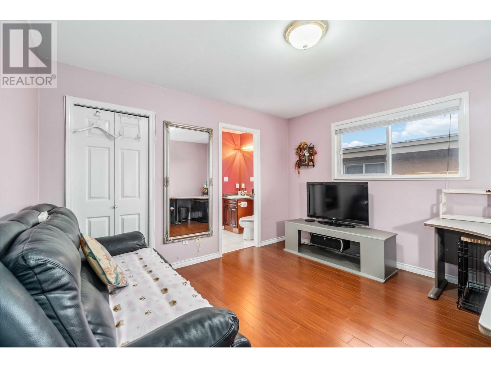 Listing Picture 31 of 40 : 4831 WYNE CRESCENT, Richmond / 烈治文 - 魯藝地產 Yvonne Lu Group - MLS Medallion Club Member