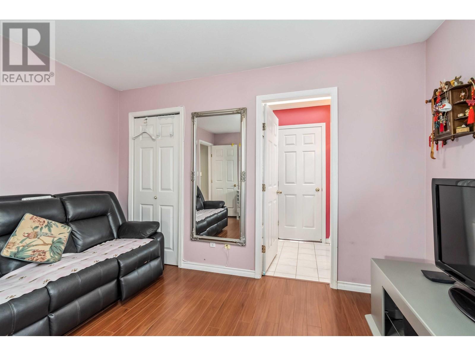 Listing Picture 32 of 40 : 4831 WYNE CRESCENT, Richmond / 烈治文 - 魯藝地產 Yvonne Lu Group - MLS Medallion Club Member