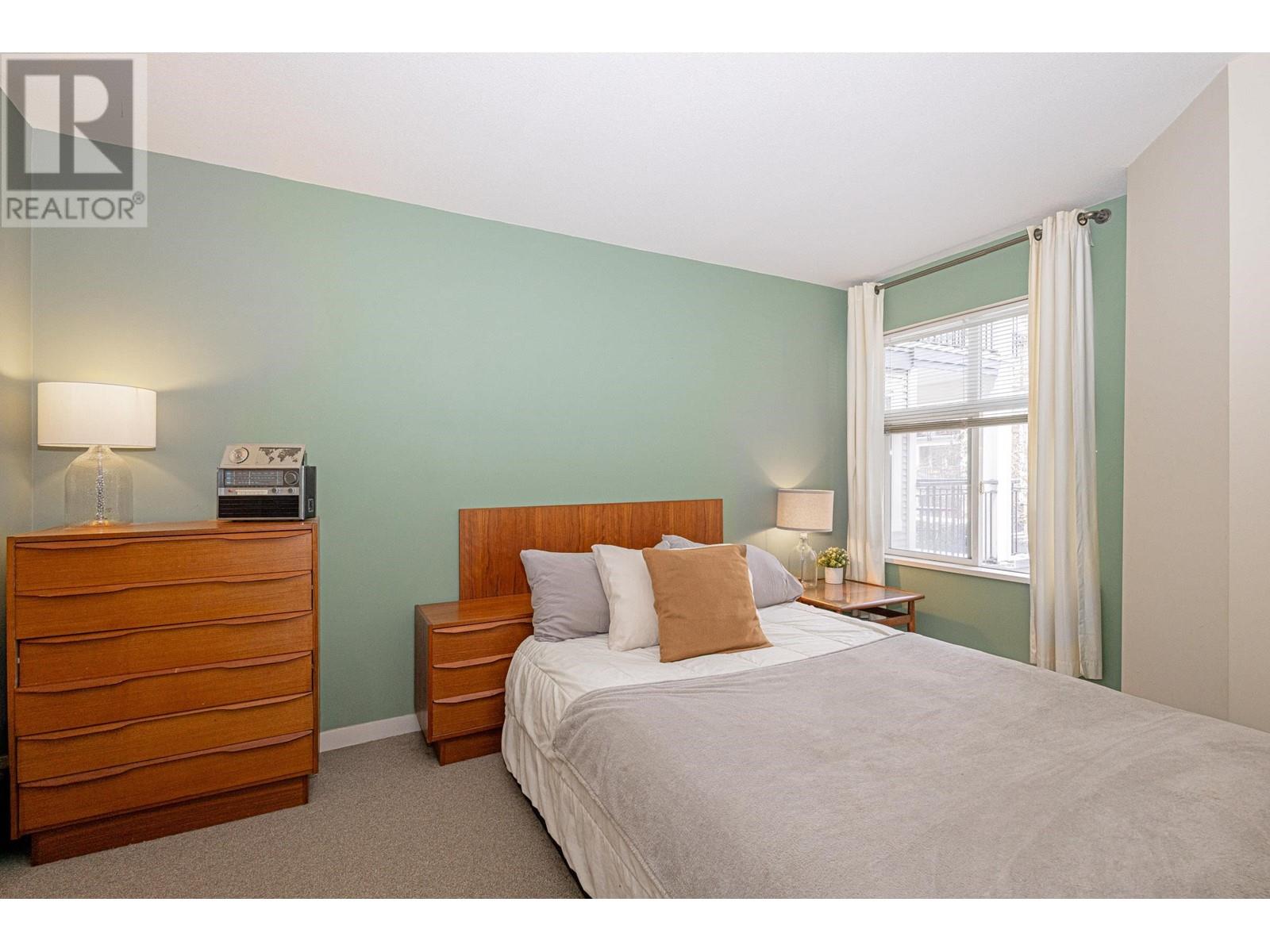 Listing Picture 11 of 21 : 313 4868 BRENTWOOD DRIVE, Burnaby / 本拿比 - 魯藝地產 Yvonne Lu Group - MLS Medallion Club Member