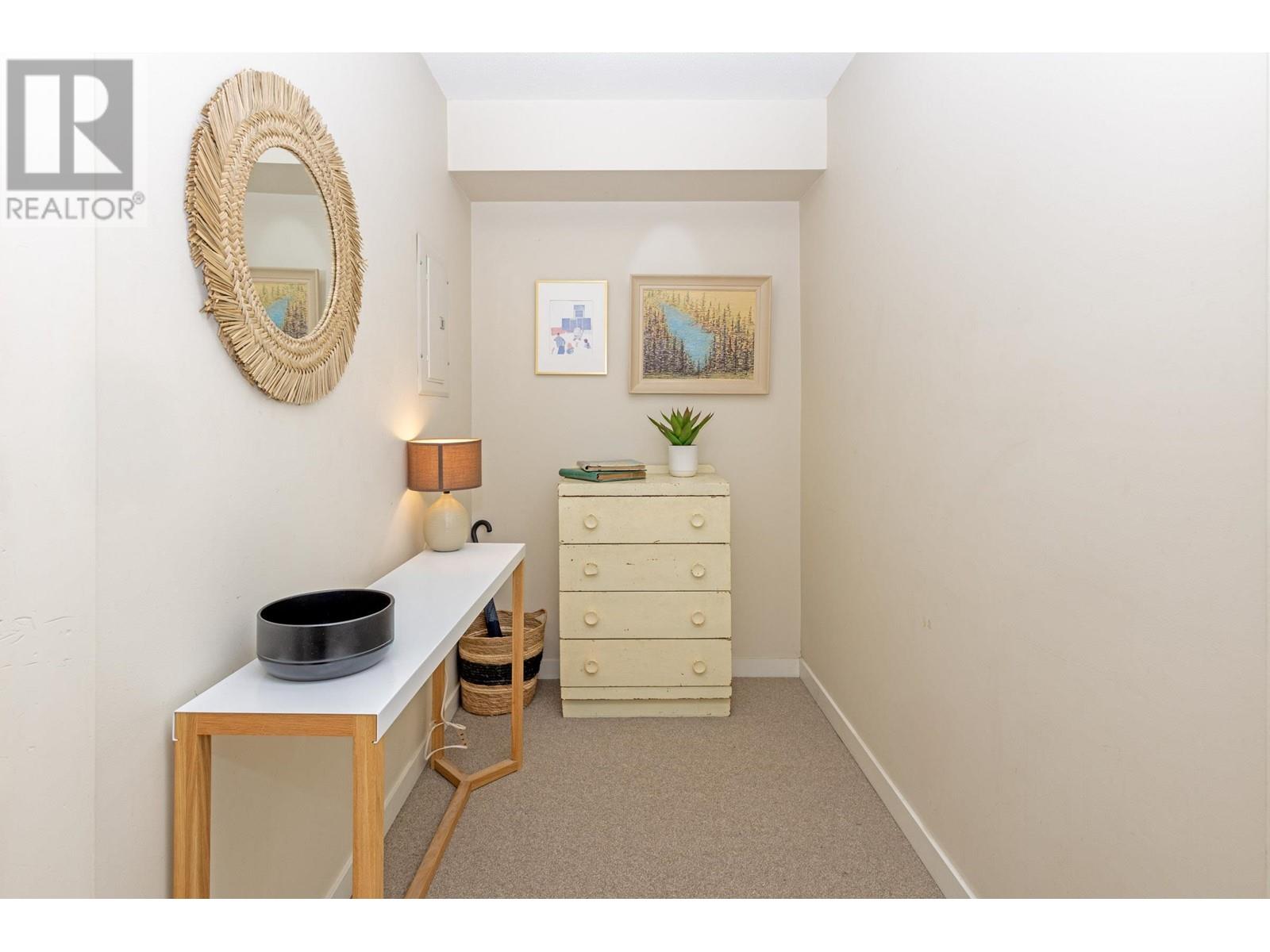 Listing Picture 14 of 21 : 313 4868 BRENTWOOD DRIVE, Burnaby / 本拿比 - 魯藝地產 Yvonne Lu Group - MLS Medallion Club Member