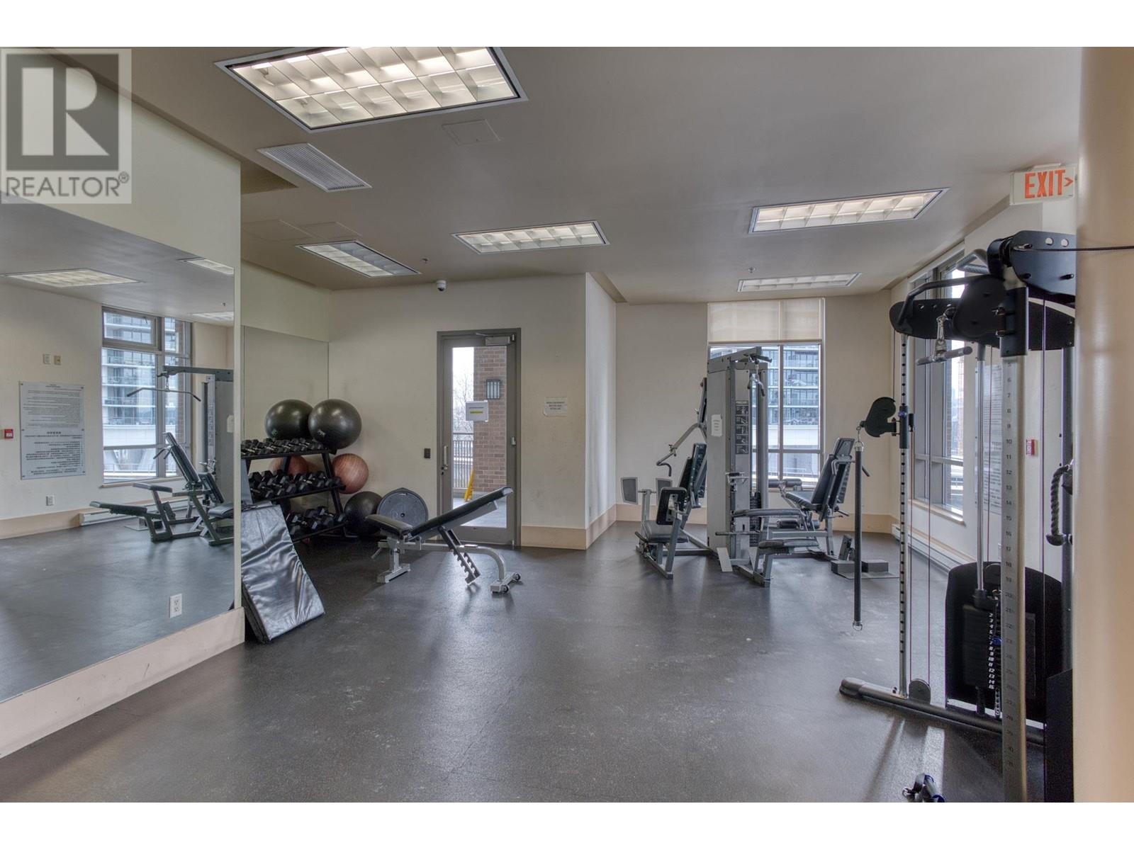 Listing Picture 17 of 21 : 313 4868 BRENTWOOD DRIVE, Burnaby / 本拿比 - 魯藝地產 Yvonne Lu Group - MLS Medallion Club Member