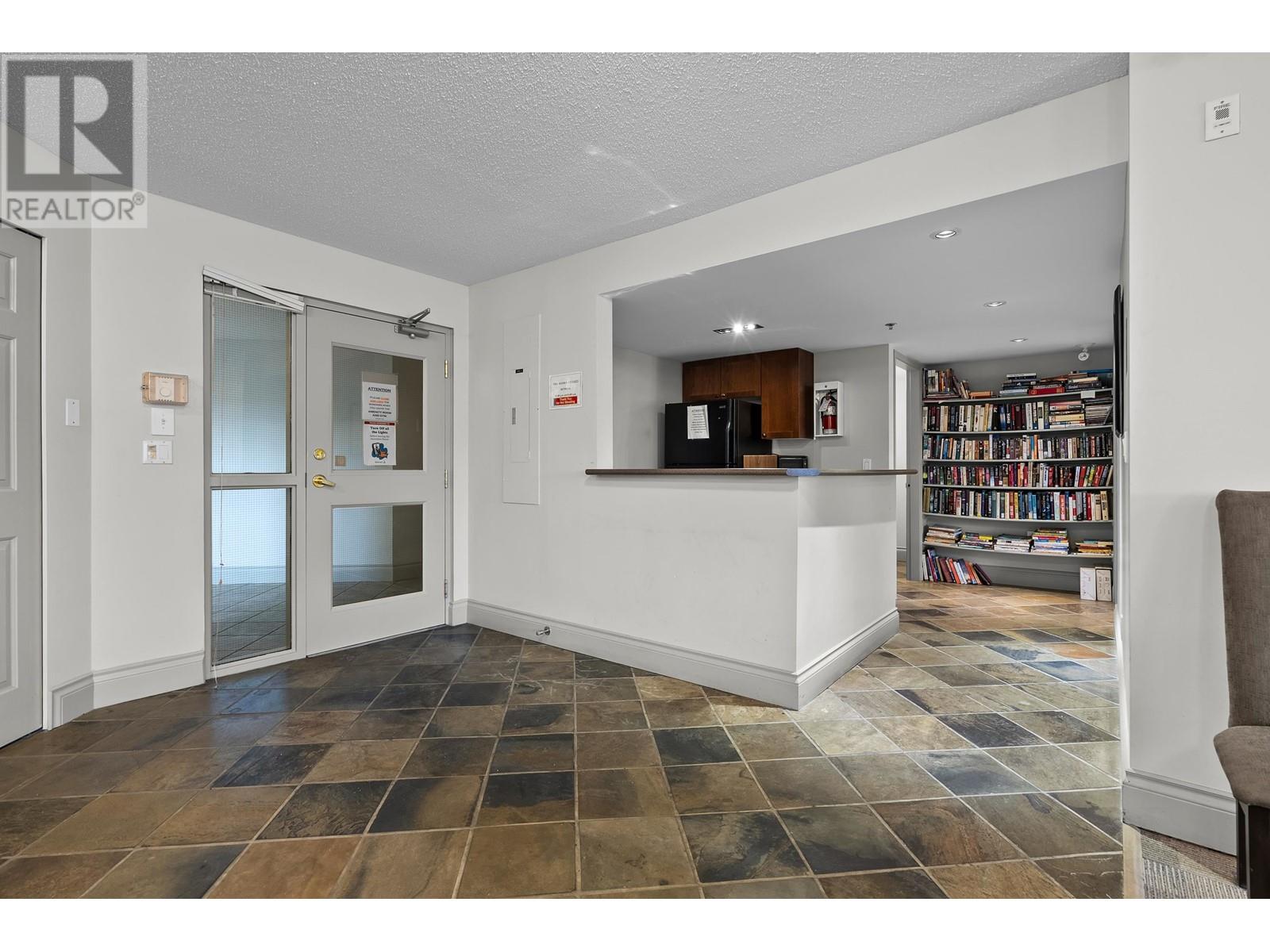 Listing Picture 35 of 40 : 225 5600 ANDREWS ROAD, Richmond / 烈治文 - 魯藝地產 Yvonne Lu Group - MLS Medallion Club Member