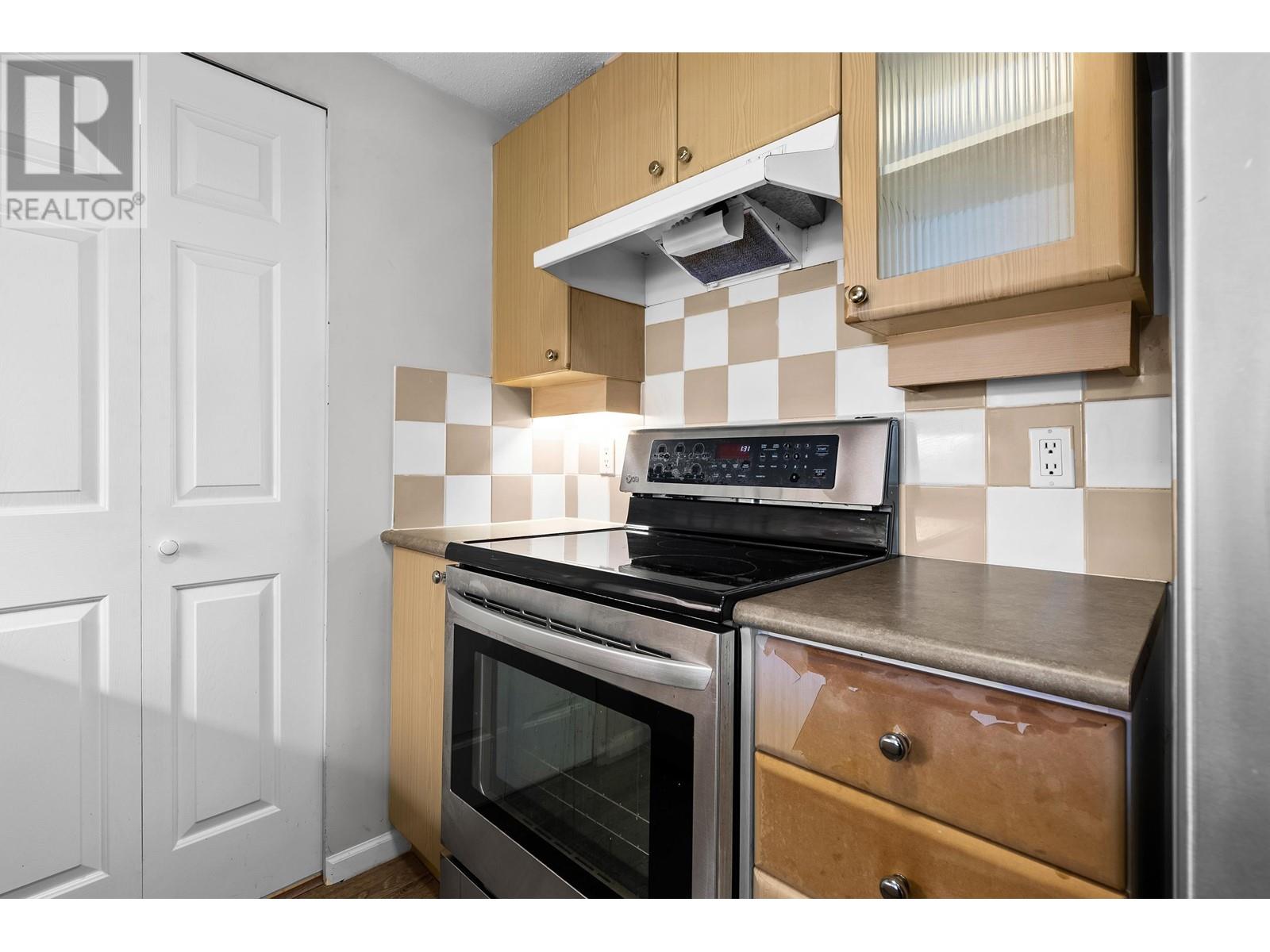 Listing Picture 14 of 40 : 225 5600 ANDREWS ROAD, Richmond / 烈治文 - 魯藝地產 Yvonne Lu Group - MLS Medallion Club Member