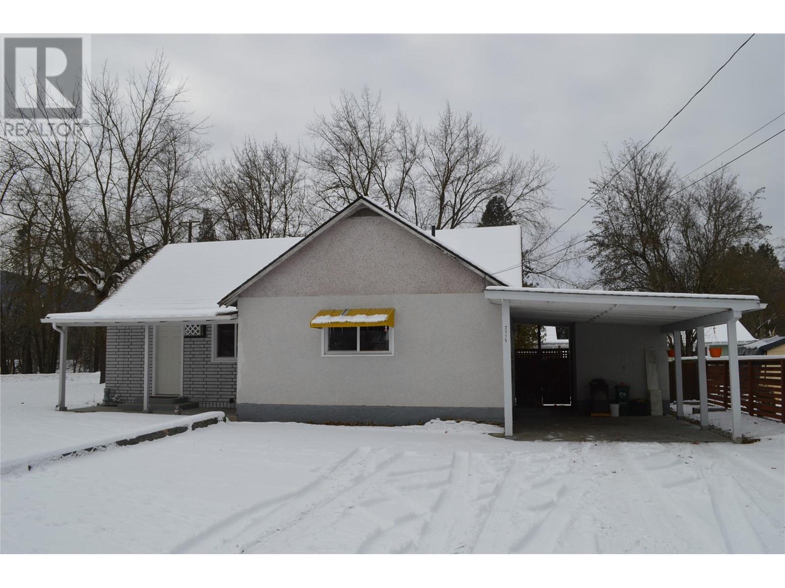 7119 10th Street, Grand Forks, British Columbia  V0H 1H0 - Photo 2 - 10334585