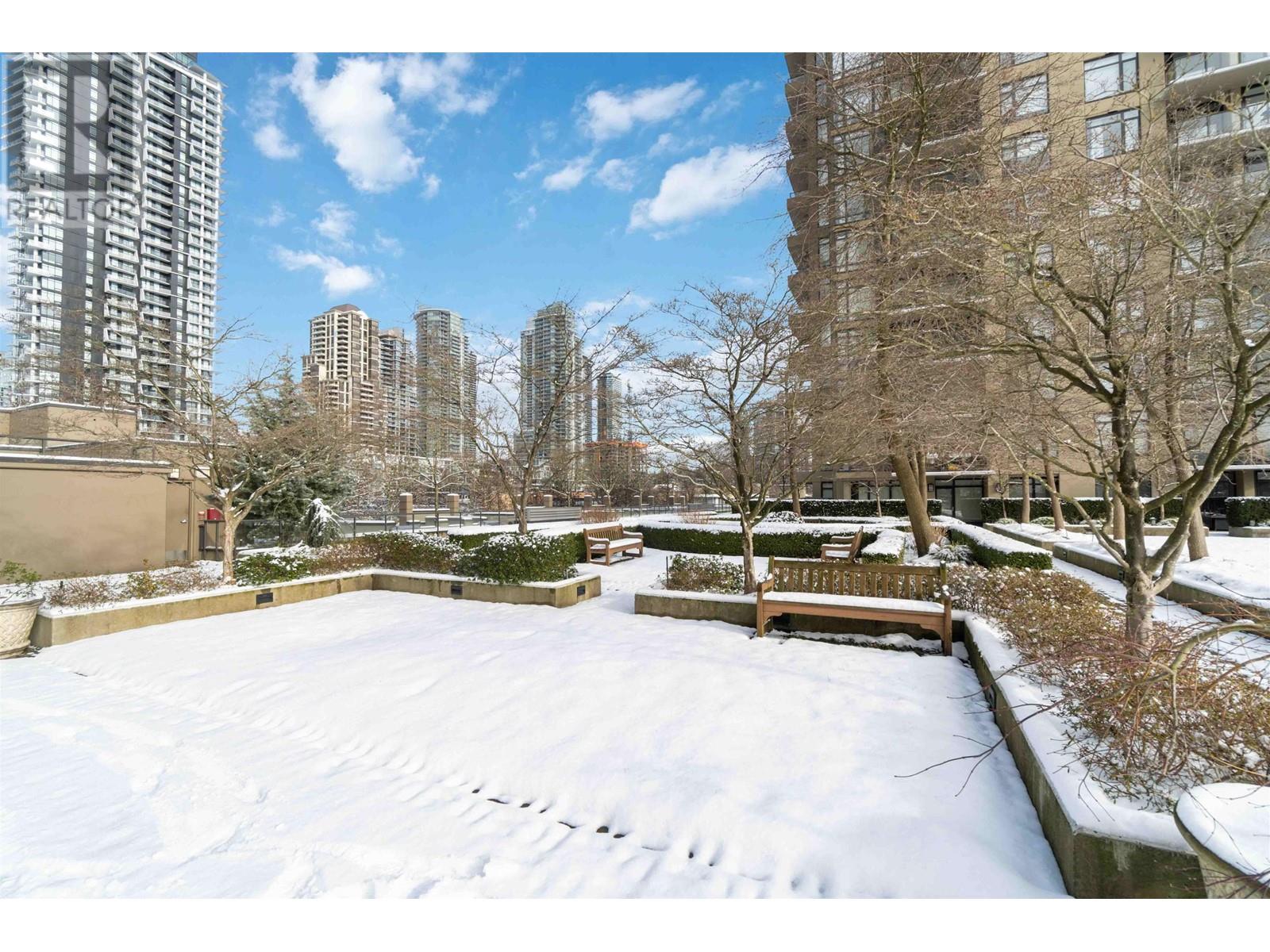 Listing Picture 36 of 37 : 3003 2345 MADISON AVENUE, Burnaby / 本拿比 - 魯藝地產 Yvonne Lu Group - MLS Medallion Club Member