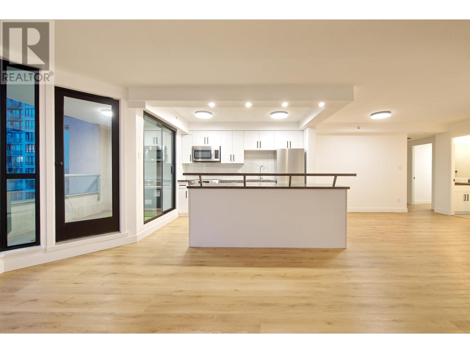 Listing Picture 13 of 33 : 2201 888 HAMILTON STREET, Vancouver / 溫哥華 - 魯藝地產 Yvonne Lu Group - MLS Medallion Club Member