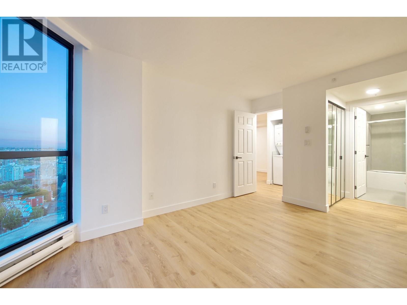 Listing Picture 19 of 33 : 2201 888 HAMILTON STREET, Vancouver / 溫哥華 - 魯藝地產 Yvonne Lu Group - MLS Medallion Club Member