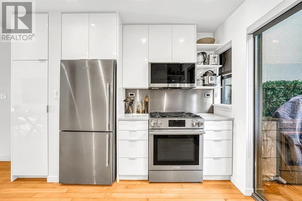 Listing Picture 12 of 24 : 987 BEATTY STREET, Vancouver / 溫哥華 - 魯藝地產 Yvonne Lu Group - MLS Medallion Club Member