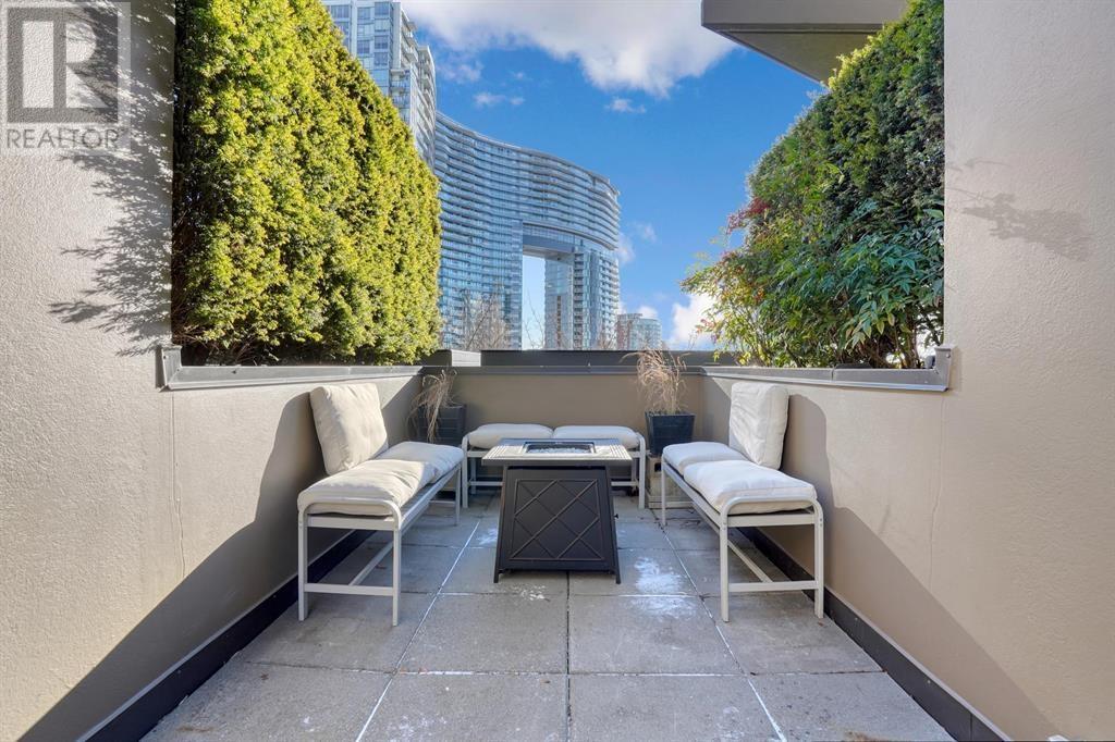 Listing Picture 21 of 24 : 987 BEATTY STREET, Vancouver / 溫哥華 - 魯藝地產 Yvonne Lu Group - MLS Medallion Club Member