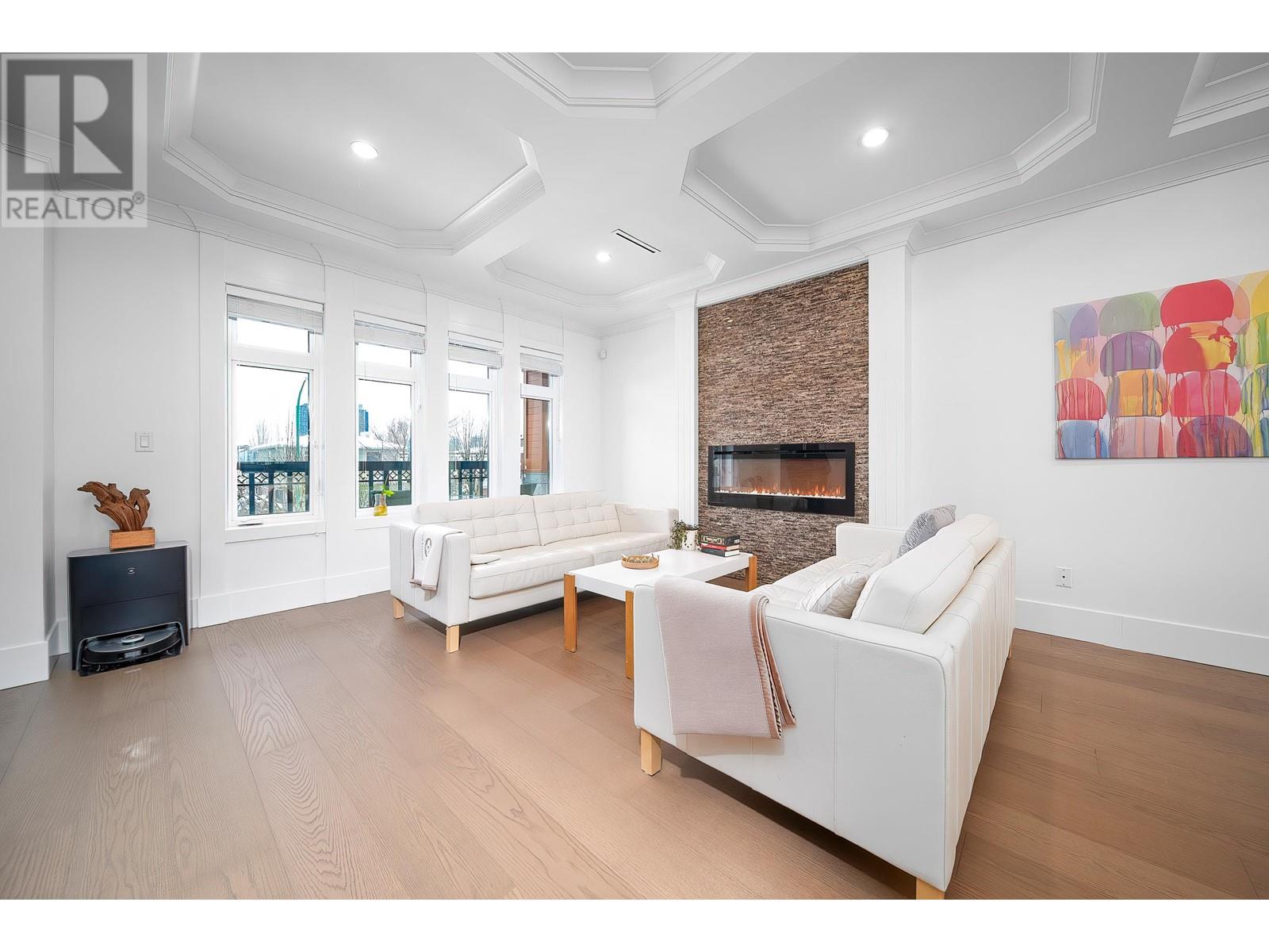 Listing Picture 8 of 39 : 4747 UNION STREET, Burnaby / 本拿比 - 魯藝地產 Yvonne Lu Group - MLS Medallion Club Member