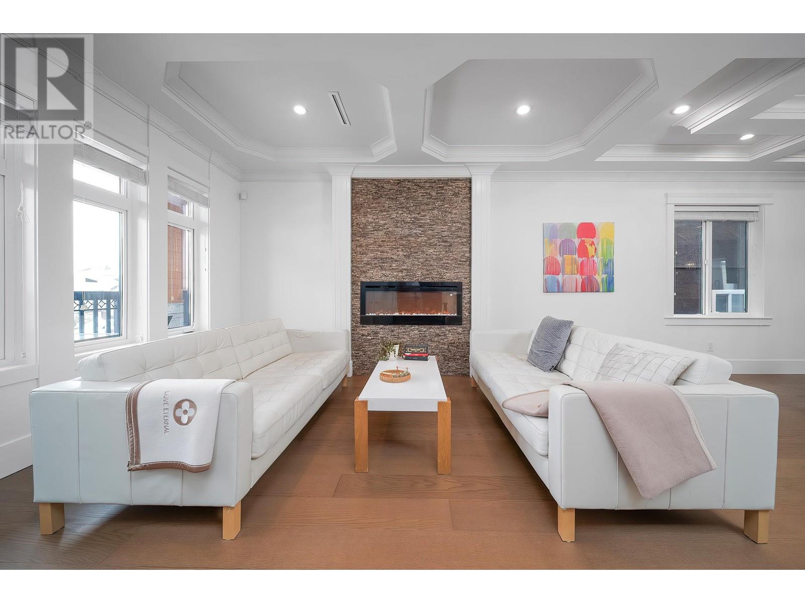 Listing Picture 7 of 39 : 4747 UNION STREET, Burnaby / 本拿比 - 魯藝地產 Yvonne Lu Group - MLS Medallion Club Member