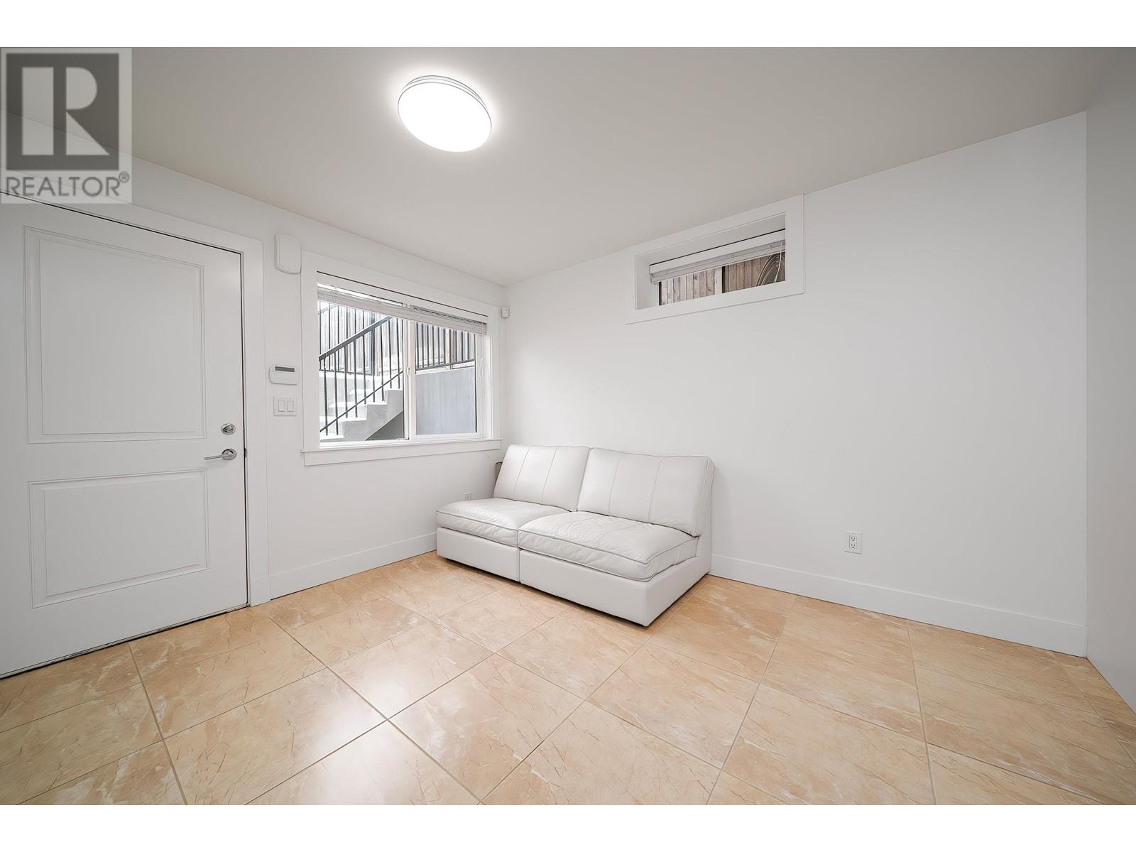 Listing Picture 24 of 39 : 4747 UNION STREET, Burnaby / 本拿比 - 魯藝地產 Yvonne Lu Group - MLS Medallion Club Member