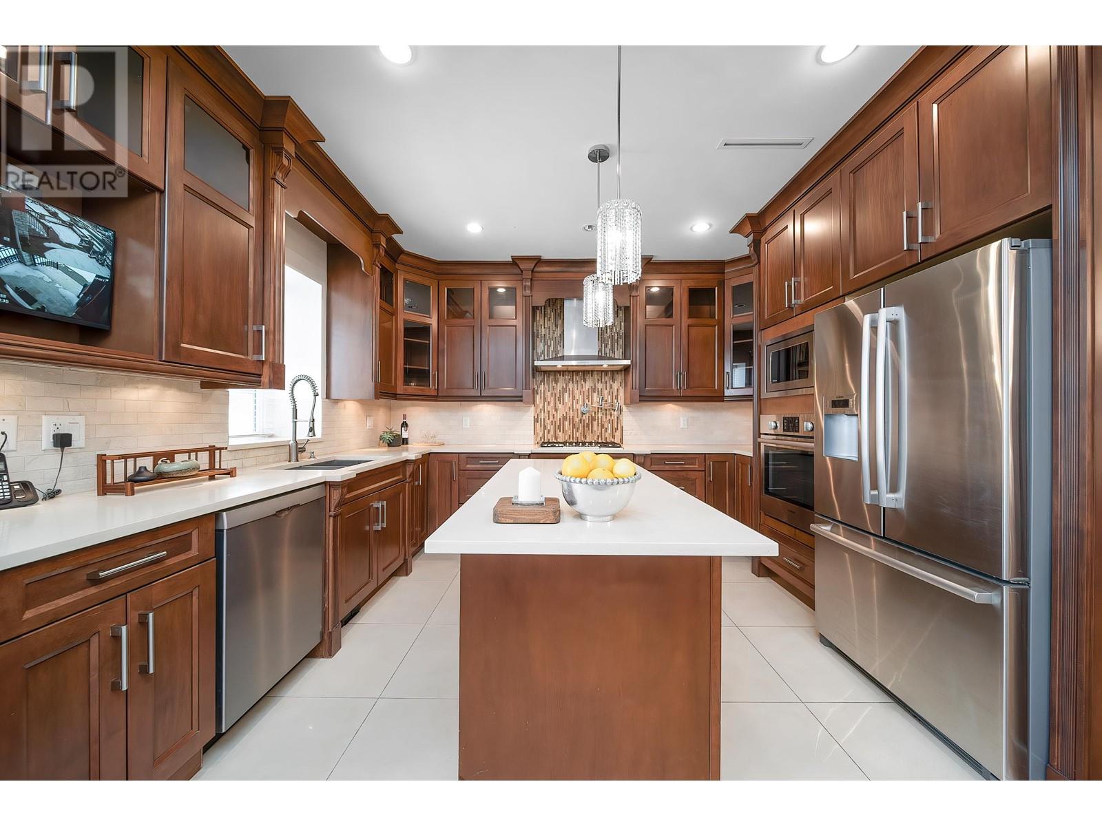 Listing Picture 13 of 39 : 4747 UNION STREET, Burnaby / 本拿比 - 魯藝地產 Yvonne Lu Group - MLS Medallion Club Member