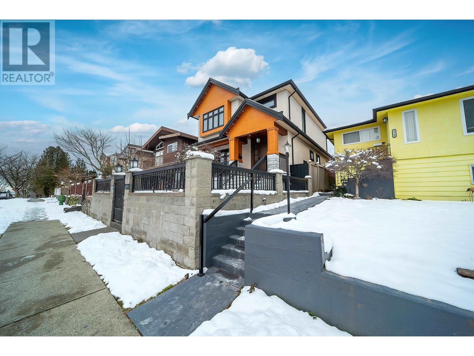 Listing Picture 33 of 39 : 4747 UNION STREET, Burnaby / 本拿比 - 魯藝地產 Yvonne Lu Group - MLS Medallion Club Member