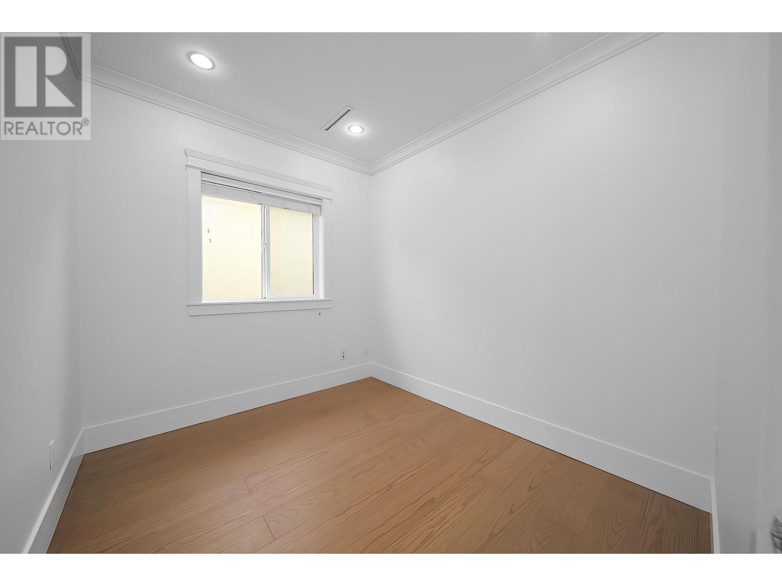 Listing Picture 21 of 39 : 4747 UNION STREET, Burnaby / 本拿比 - 魯藝地產 Yvonne Lu Group - MLS Medallion Club Member